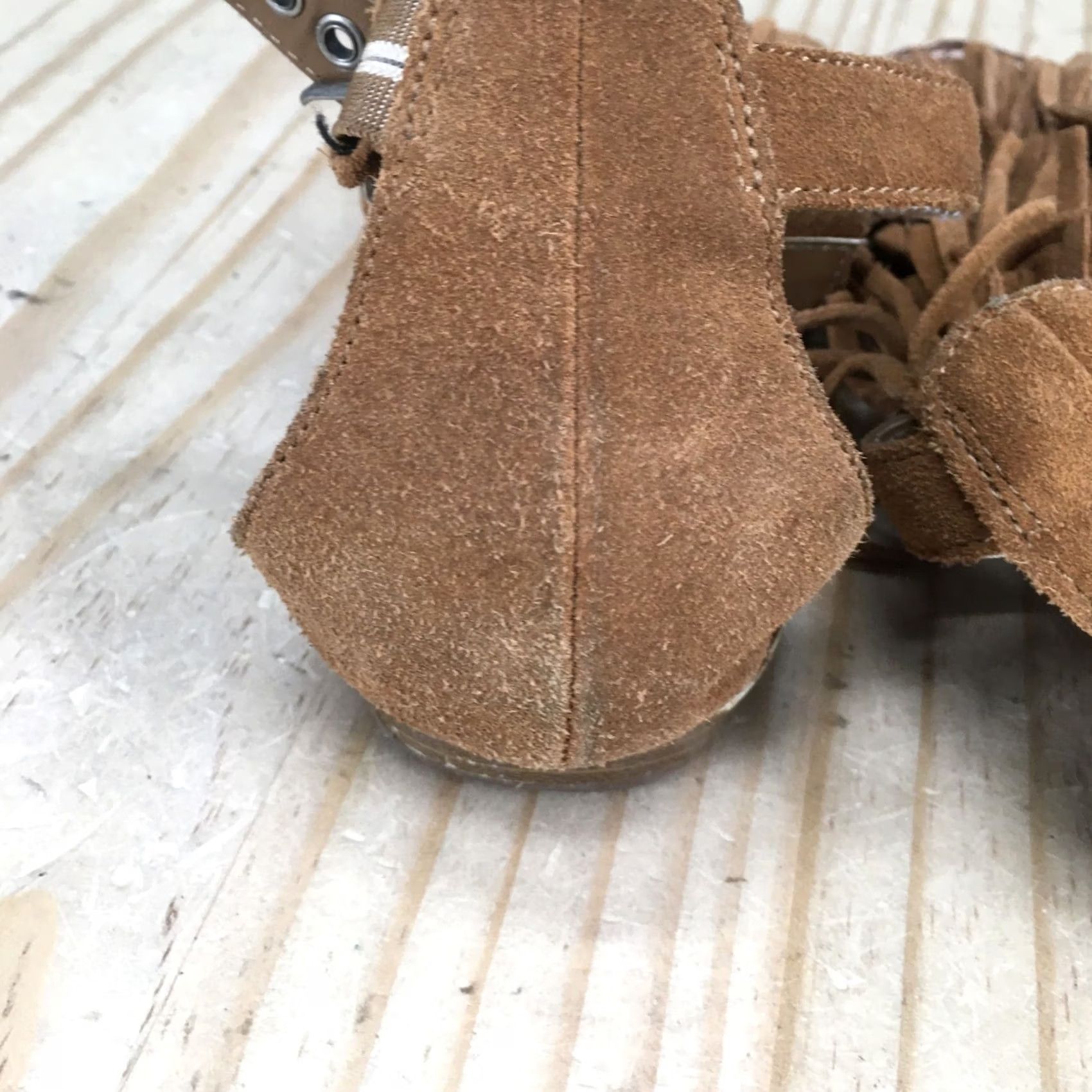 Vintage American Eagle Sandals Womens 8 Thong Brown Suede Fringe Flats Casual Open Toe Mens Womens Girls Boys Size US 8 / IT 38 - 6 Thumbnail