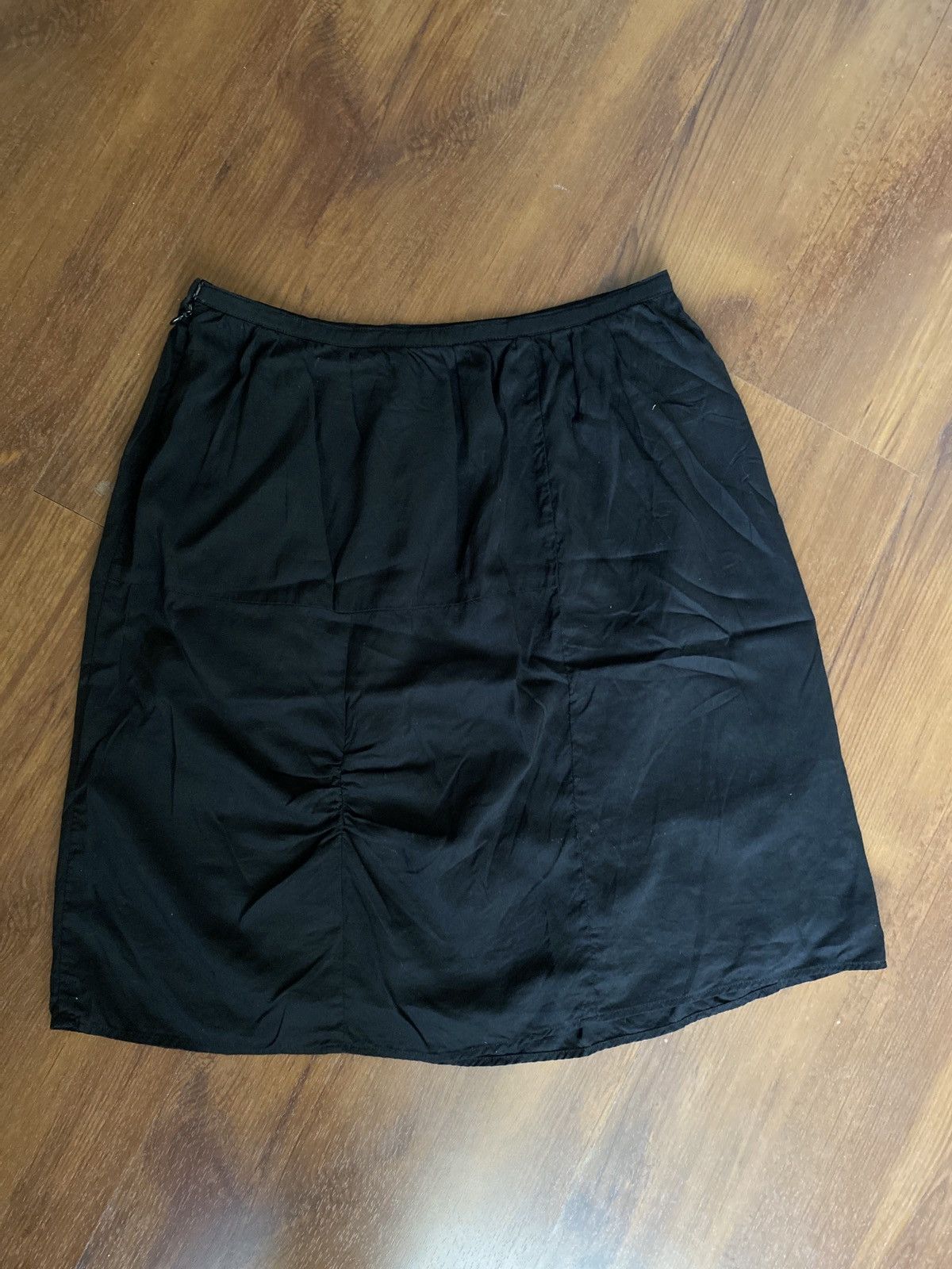 Sunao Kuwahara Sunao Kuwahara Black Ruched Skirt with Gem Accents Size 30" / US 8 / IT 44 - 2 Thumbnail