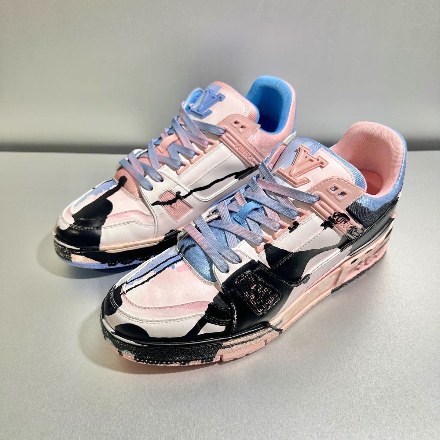 Louis Vuitton LV Trainer Artist Bicolour us8/eu42 Size US 9 / EU 42 - 1 Thumbnail