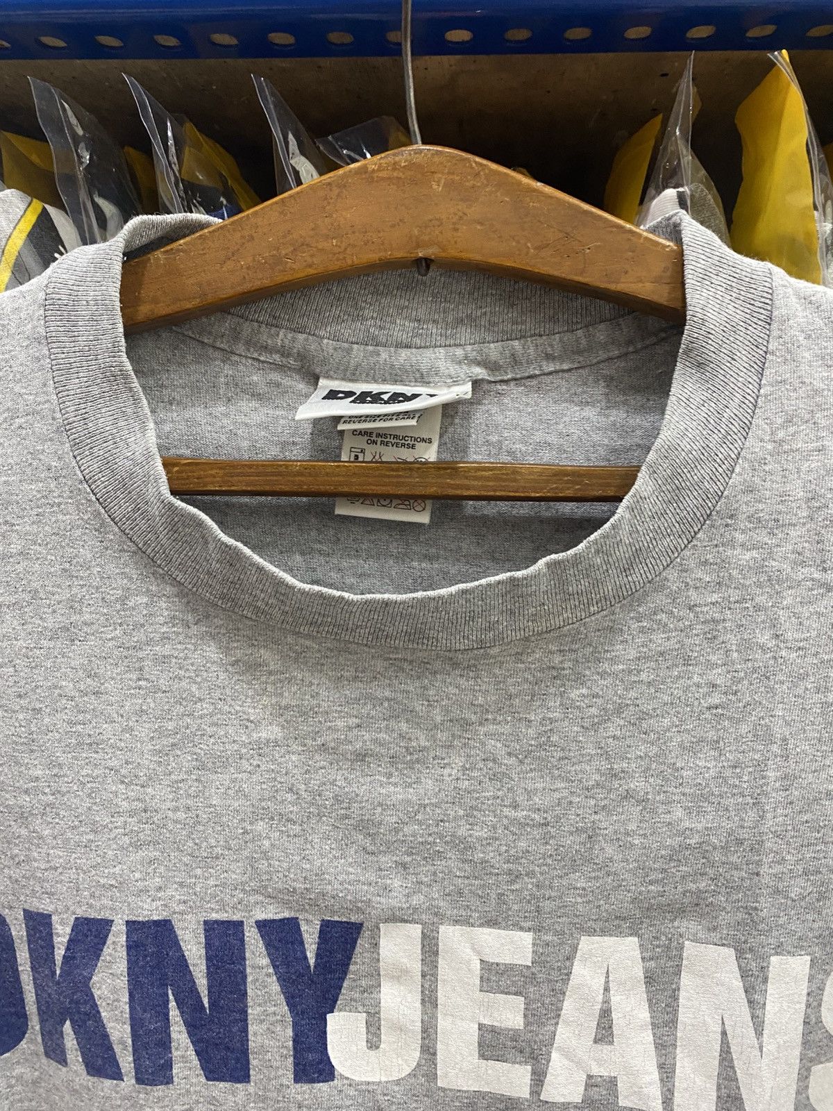 DKNY DKNY TSHIRT Size US XL / EU 56 / 4 - 4 Thumbnail