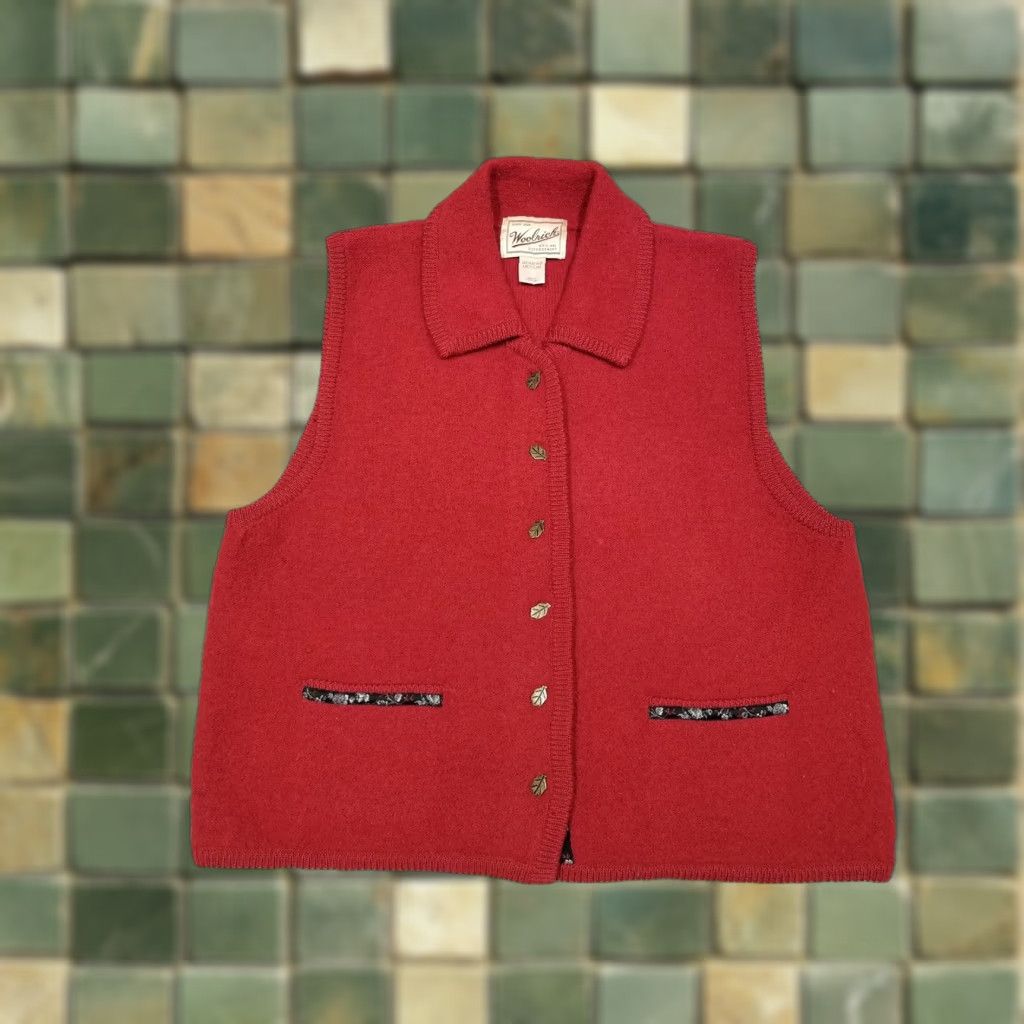 Vintage VINTAGE Woolrich Vest Womens M Red 100% Wool Metal Leaf Buttons Hong Kong Size M / US 6-8 / IT 42-44 - 1 Thumbnail