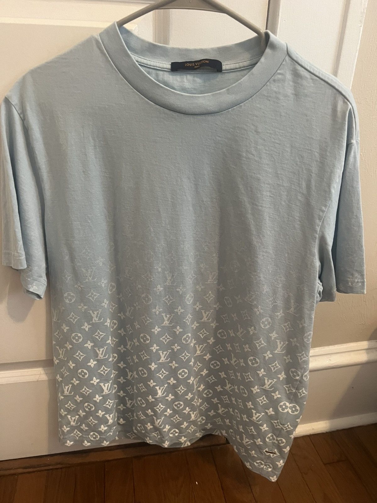 Louis Vuitton Louis Vuitton Baby Blue LVSE Monogram Gradient T-Shirt Size US XL / EU 56 / 4 - 1 Thumbnail