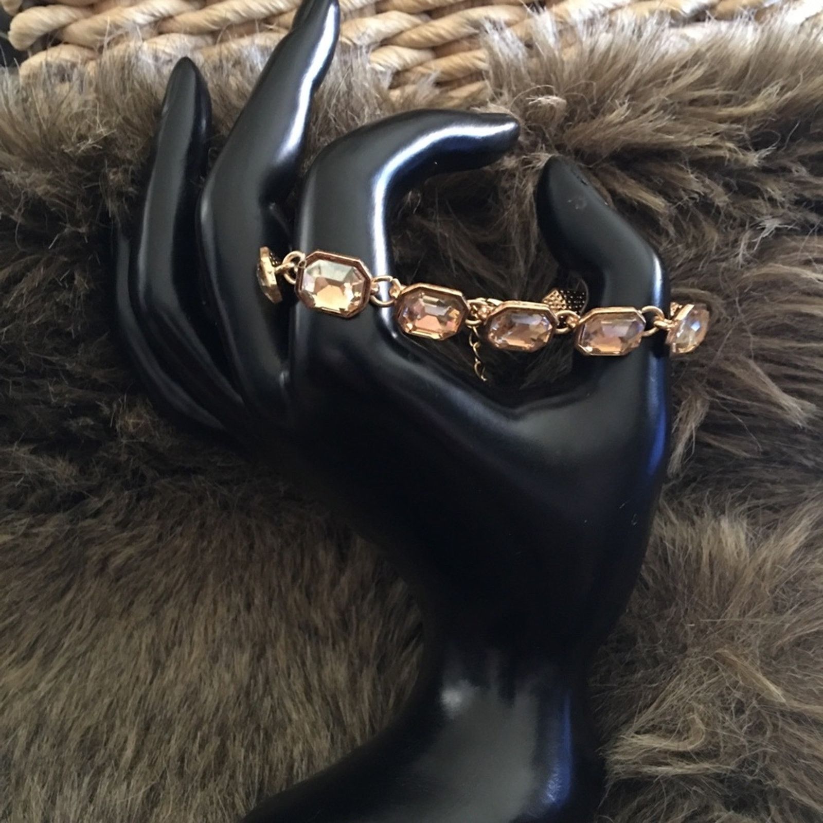 Jewelry Gold tone faceted glass gold tone link bracelet Size ONE SIZE - 2 Thumbnail