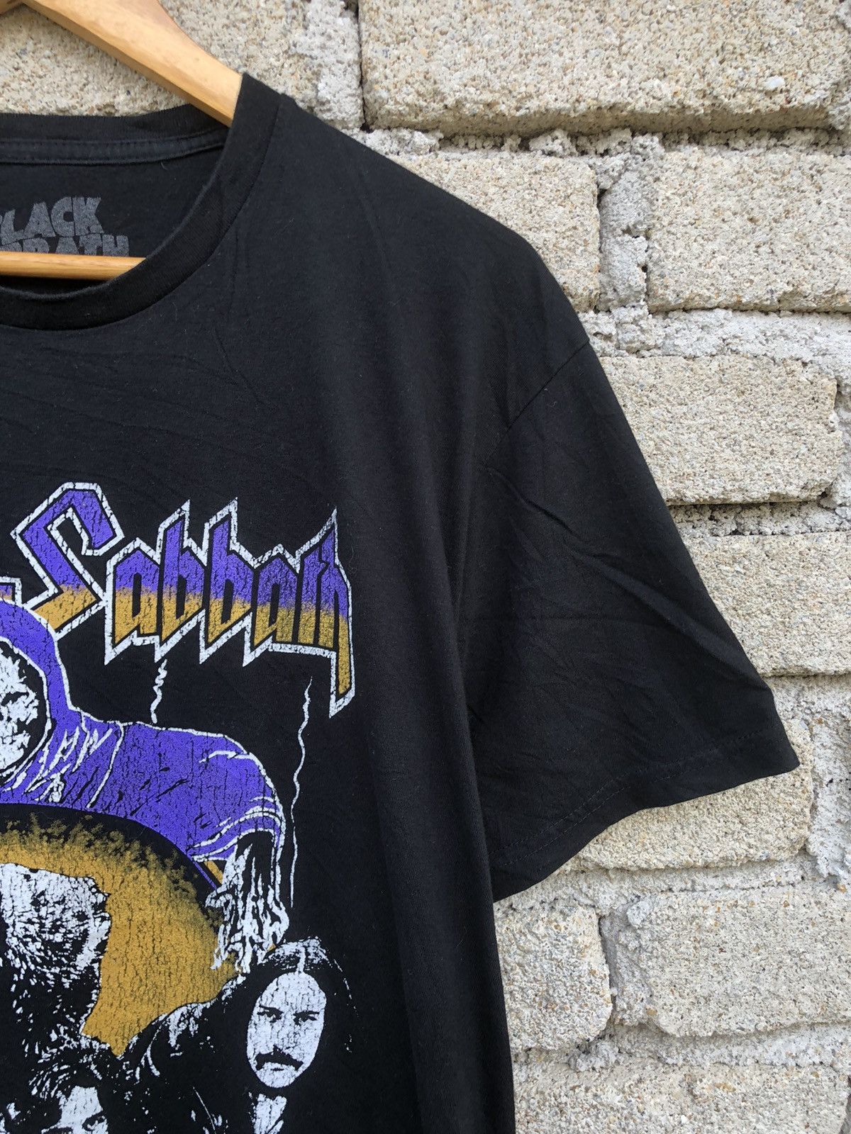 Band Tees Black Sabbath Merchandise Official Band Tshirt Size US L / EU 52-54 / 3 - 6 Thumbnail