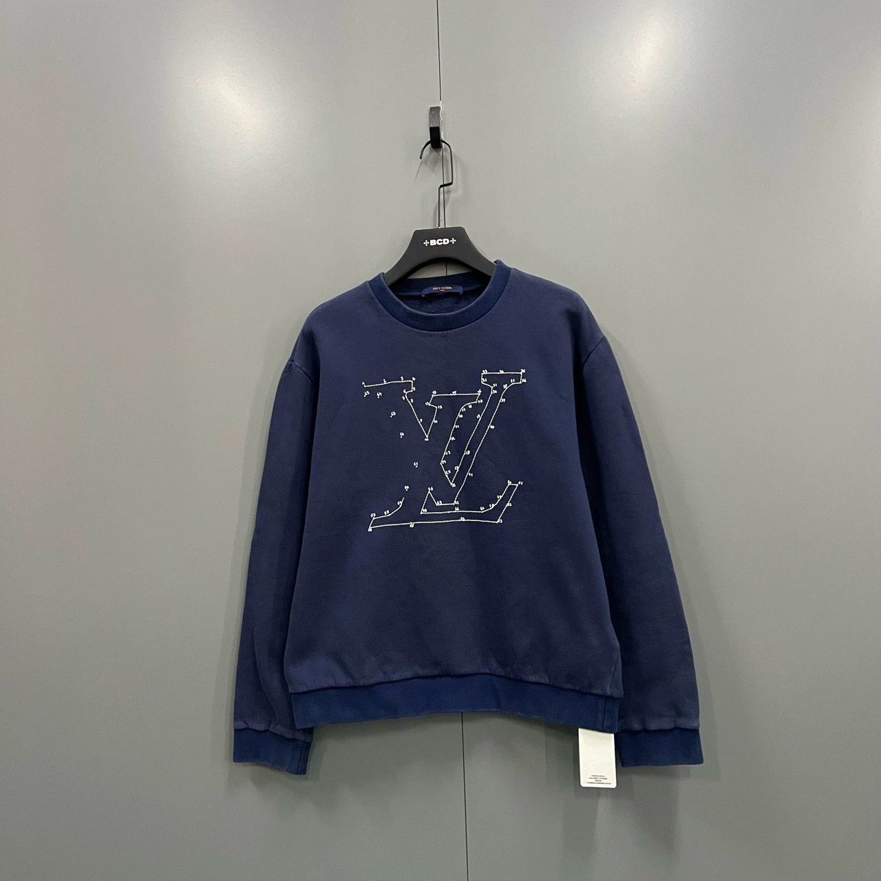 Louis Vuitton louis vuitton digital embroidery sweatshirt blue Size US L / EU 52-54 / 3 - 1 Thumbnail