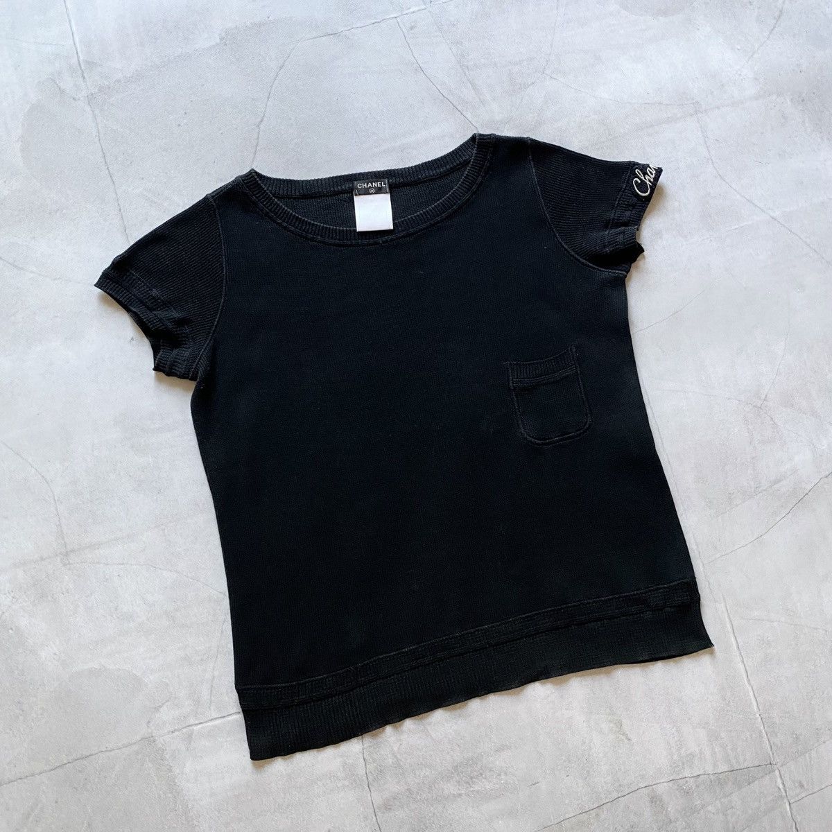 Chanel 90s Chanel Vintage Small Logo Knit Pocket Womens T-Shirt Tee Size M / US 6-8 / IT 42-44 - 1 Thumbnail