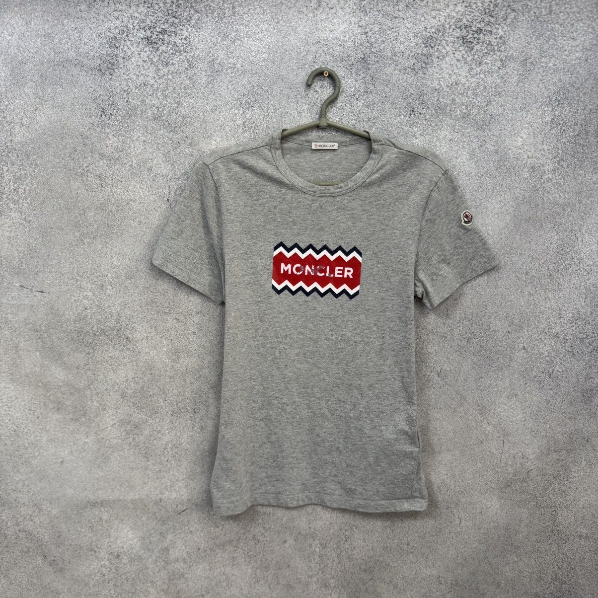 Moncler Moncler T Shirt Size US S / EU 44-46 / 1 - 1 Thumbnail