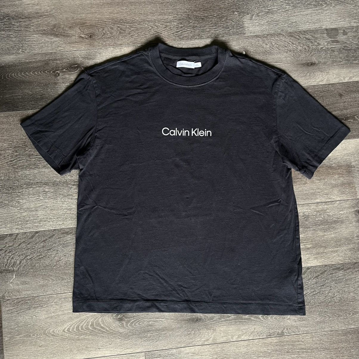 Calvin Klein Calvin Klein Spellout Boxy Basic Logo Black Tee Shirt Size US L / EU 52-54 / 3 - 2 Thumbnail