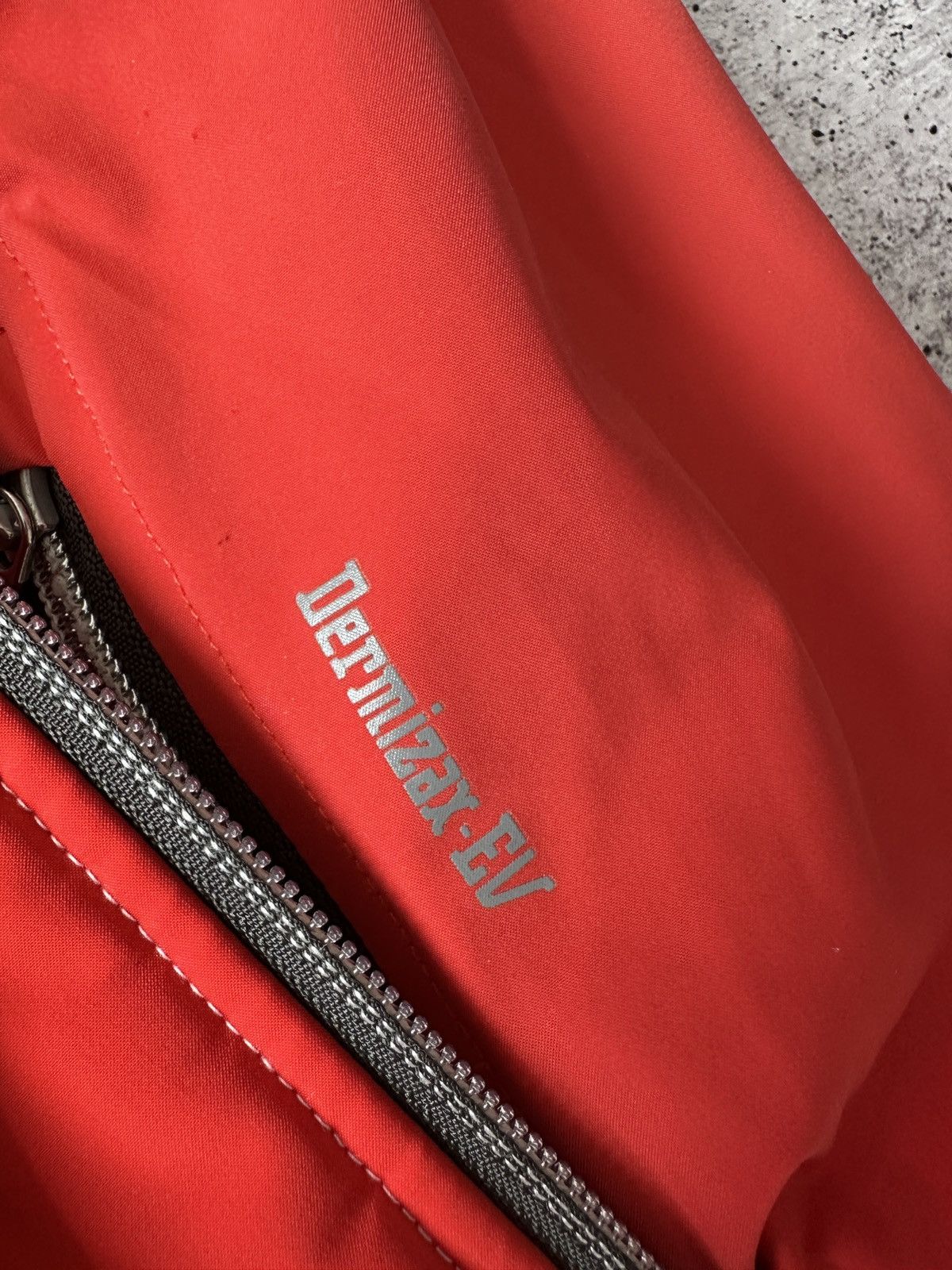 J.Lindeberg J.Lindeberg Ski Jacket Mens M Red Dermizax EV Snowboarding Size US M / EU 48-50 / 2 - 13 Thumbnail