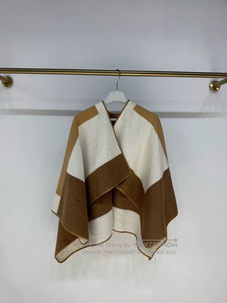 Hermes size 105*134cm Color-blocking Cashmere Cloak Shawl