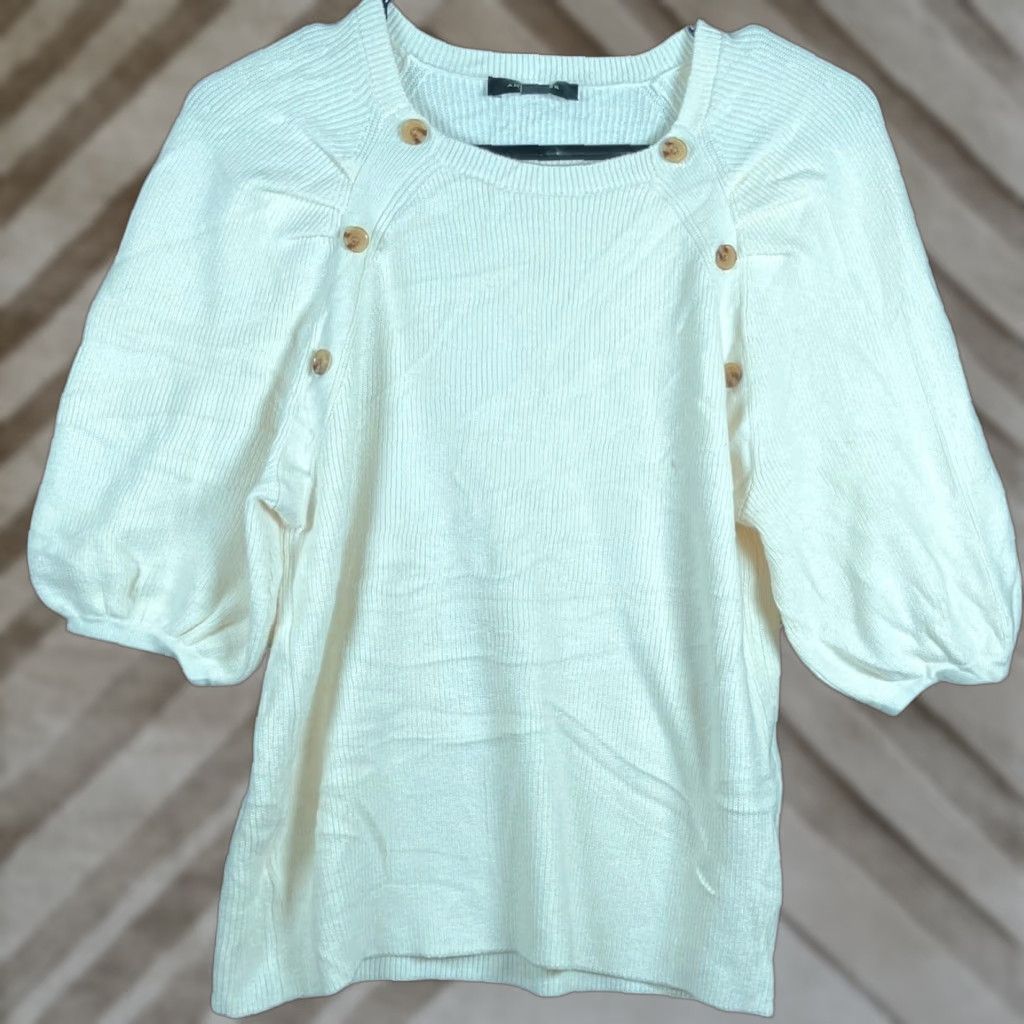 Ann Taylor Ann Taylor LOFT Womens Sweater Cream Short Sleeve Balloon Button Accents Knit Pullover S Regular Crew Neck? Size S / US 4 / IT 40 - 1 Thumbnail