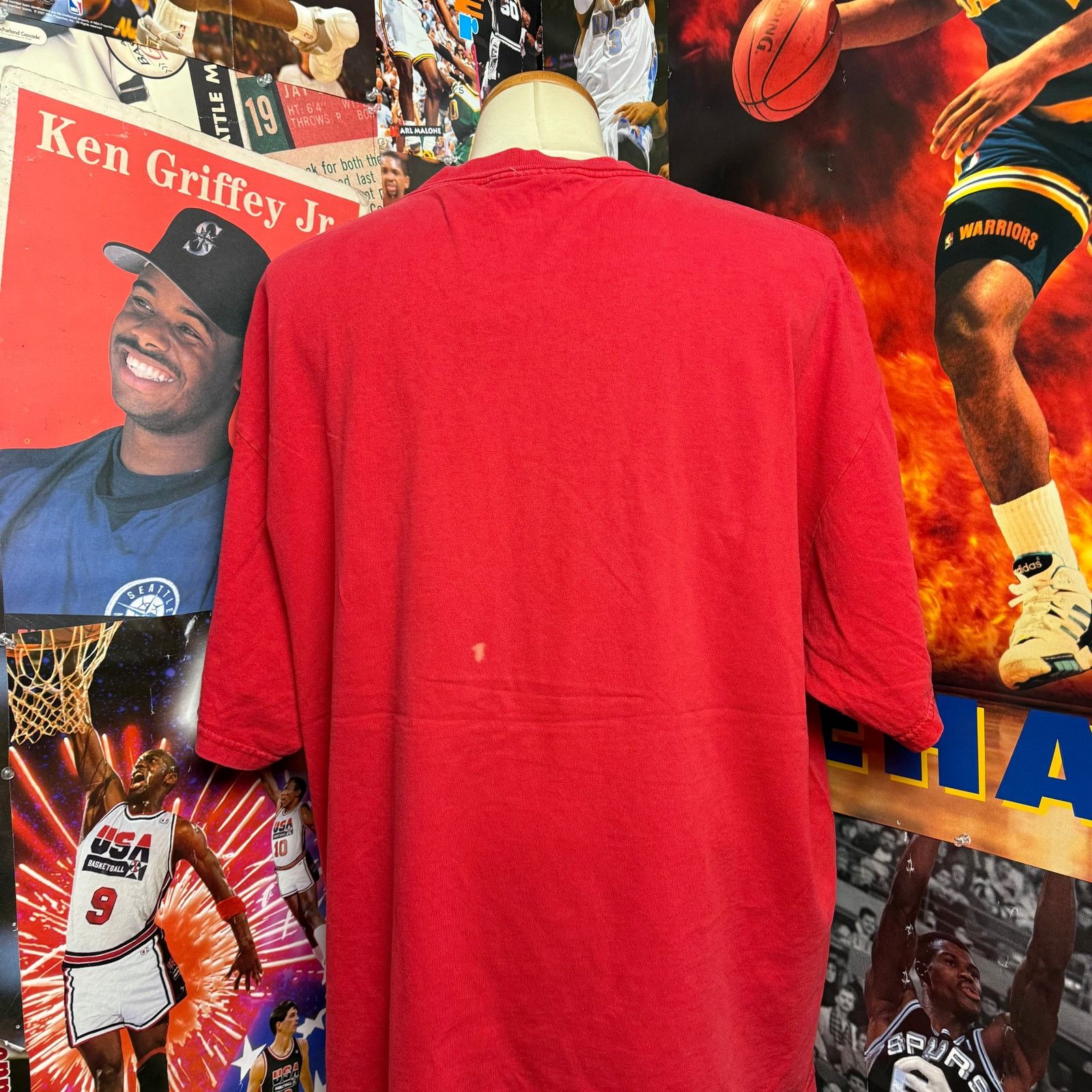 Vintage Vintage Chicago Bulls 6 Time 1998 NBA Champions Tee Size US XL / EU 56 / 4 - 5 Thumbnail