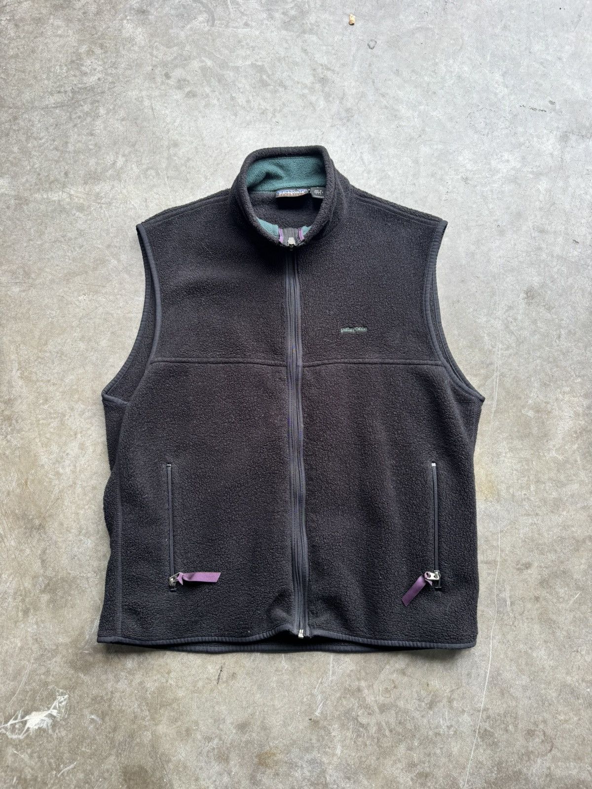 Patagonia Vintage 90’s/00’s Patagonia Synchilla Fleece Black Vest Size US L / EU 52-54 / 3 - 1 Thumbnail