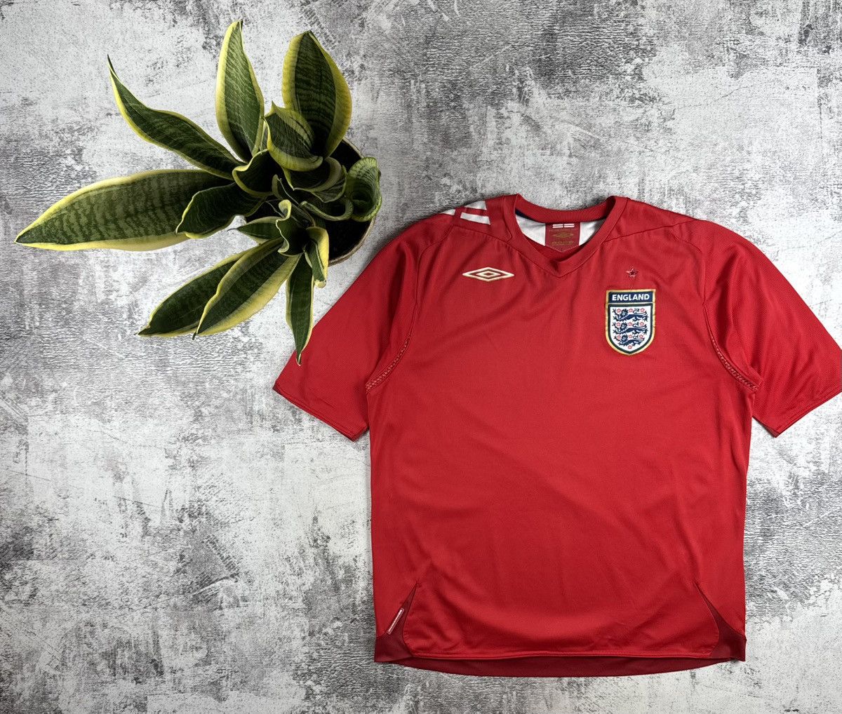 Umbro England National Umbro 2006 2008 Men’s Red XL Soccer Football Jersey T Shirt Tee Size US XL / EU 56 / 4 - 1 Thumbnail