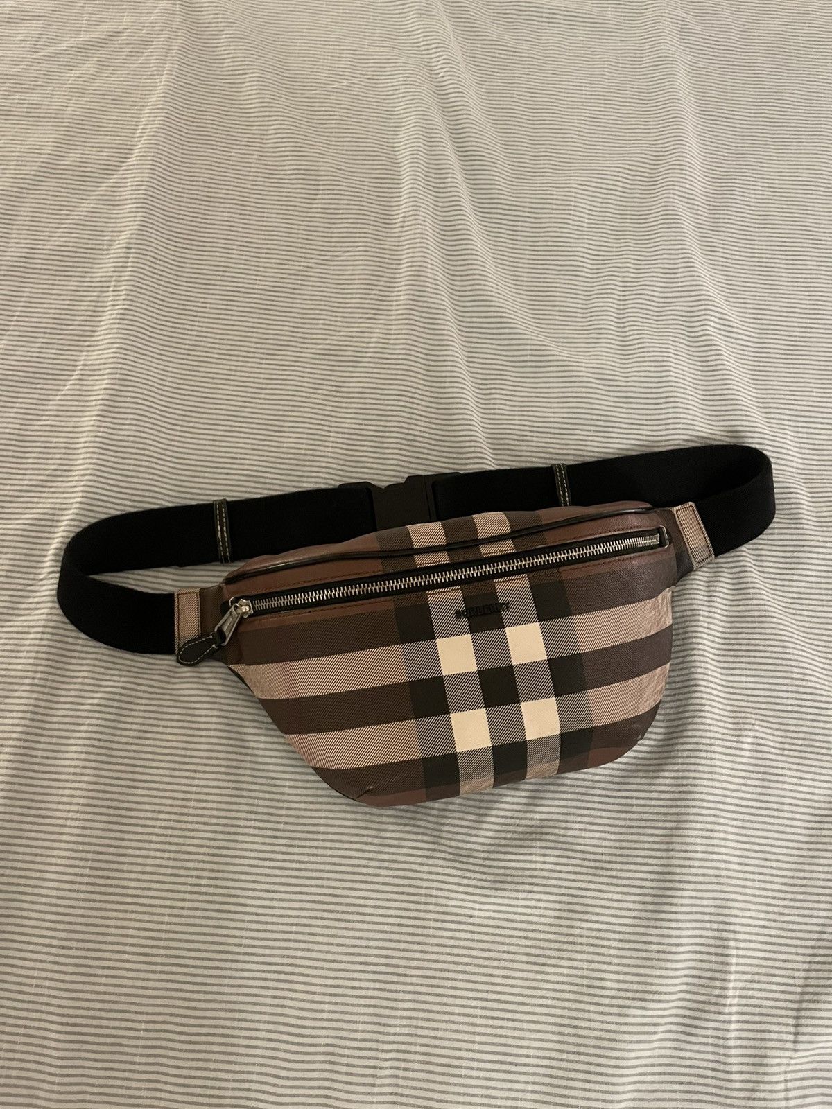 Burberry Burberry Cason Check Waist Bag Size ONE SIZE - 1 Thumbnail