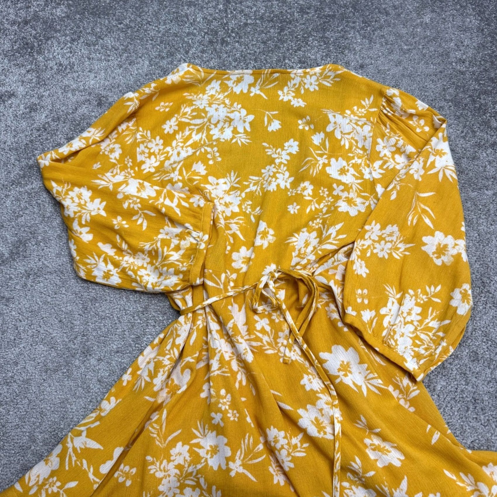 Lulus Lulus Mini Wrapped Ruffle Sun Dress Womens XS Yellow Floral Long Sleeve Dress Size XS / US 0-2 / IT 36-38 - 4 Thumbnail