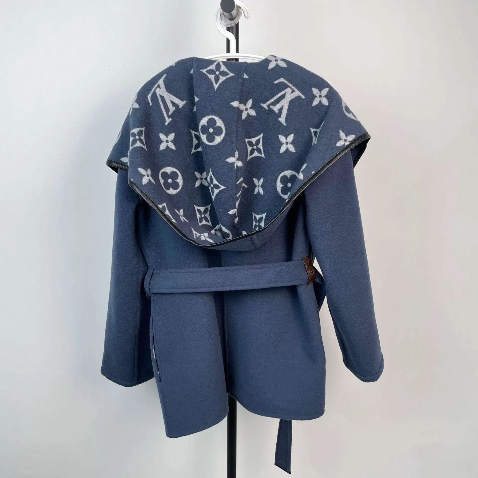 Louis Vuitton LV Wool Hooded Blue Jacket Size XS / US 0-2 / IT 36-38 - 2 Thumbnail
