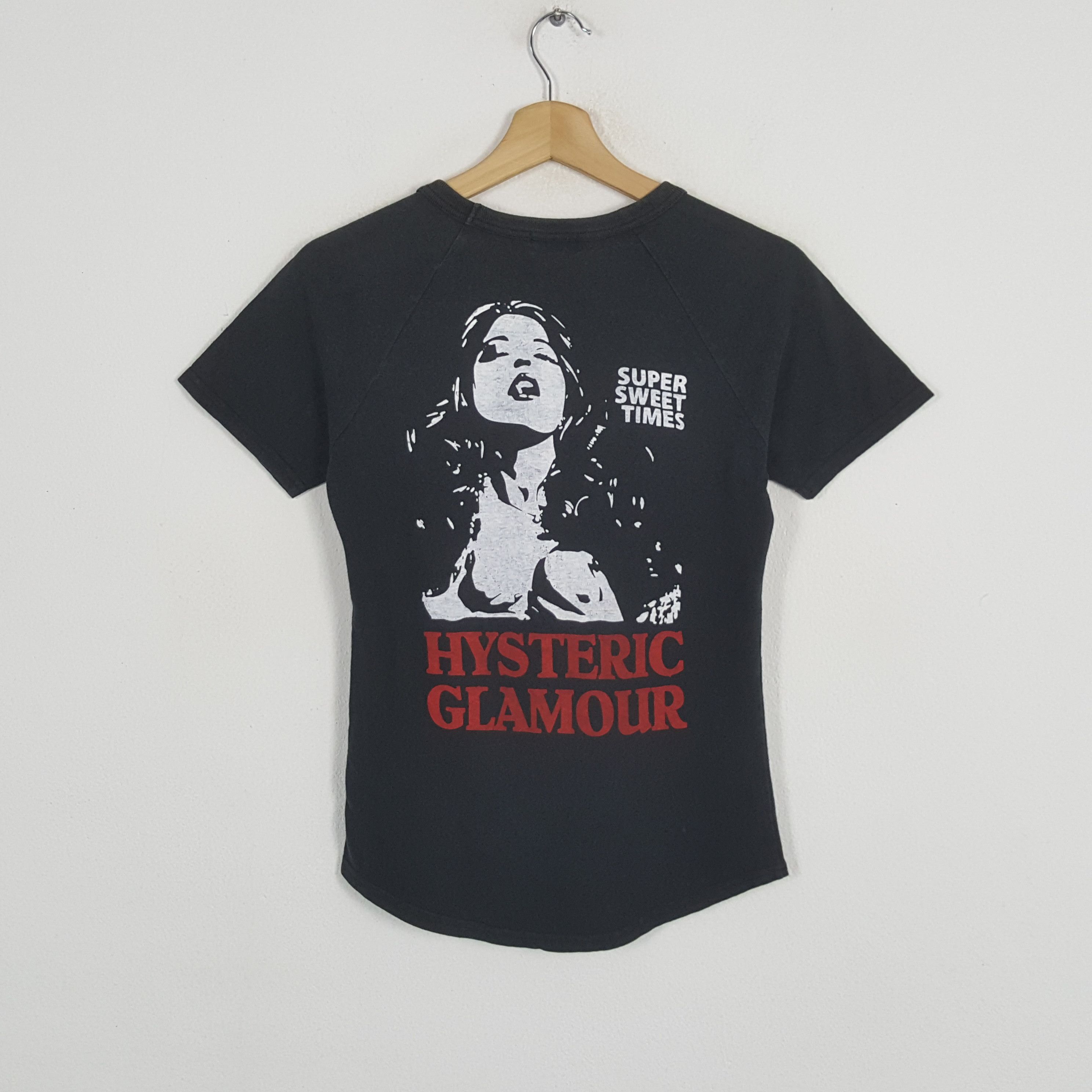 Hysteric Glamour × Japanese Brand × Vintage Vintage HYSTERIC GLAMOUR Japanese Fashion Brand T-Shirts Size XS / US 0-2 / IT 36-38 - 1 Thumbnail