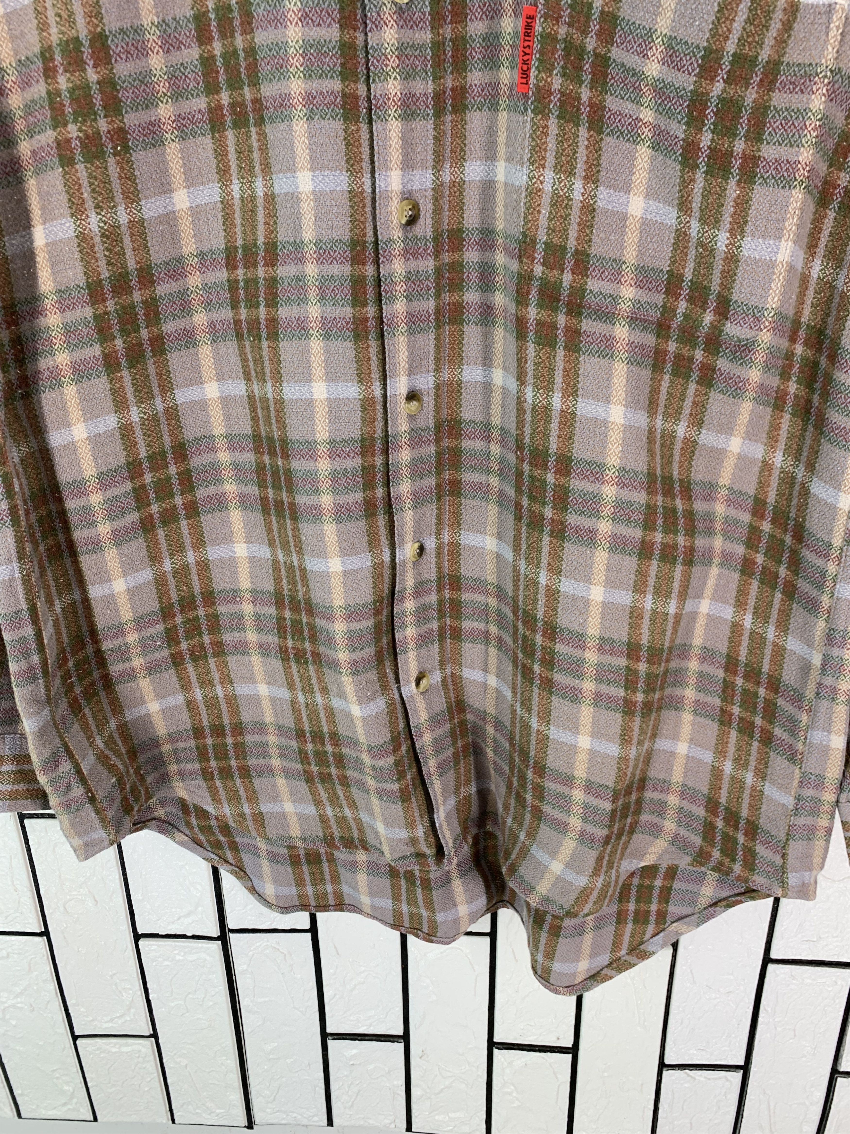 Vintage Vintage Lucky Strike Shirt Button Size US M / EU 48-50 / 2 - 2 Thumbnail