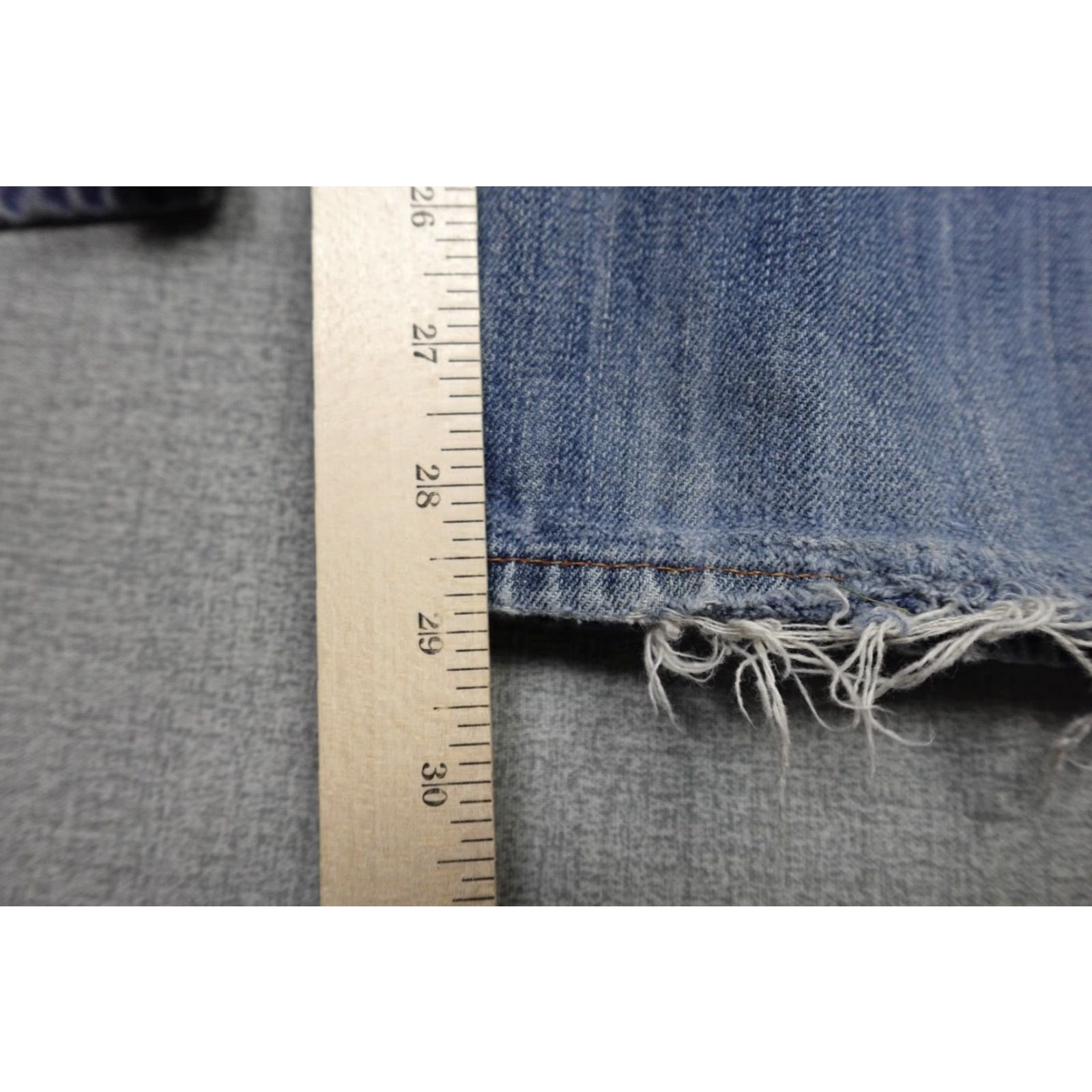 Lucky Brand Lucky Brand Jeans Mens 36x29 Blue Light Wash Denim Distressed Loose Fit Jeans Size US 36 / EU 52 - 7 Thumbnail