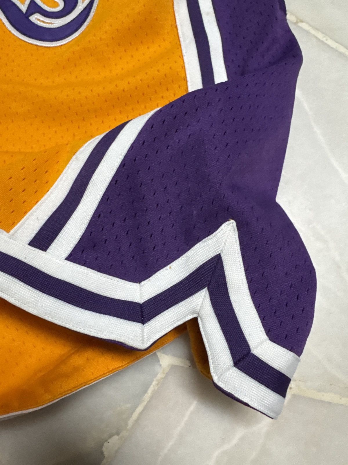 NBA 💥JUST x DOM MITCHELL & NESS LAKERS SHORT NBA JERSEY Size US 36 / EU 52 - 16 Thumbnail