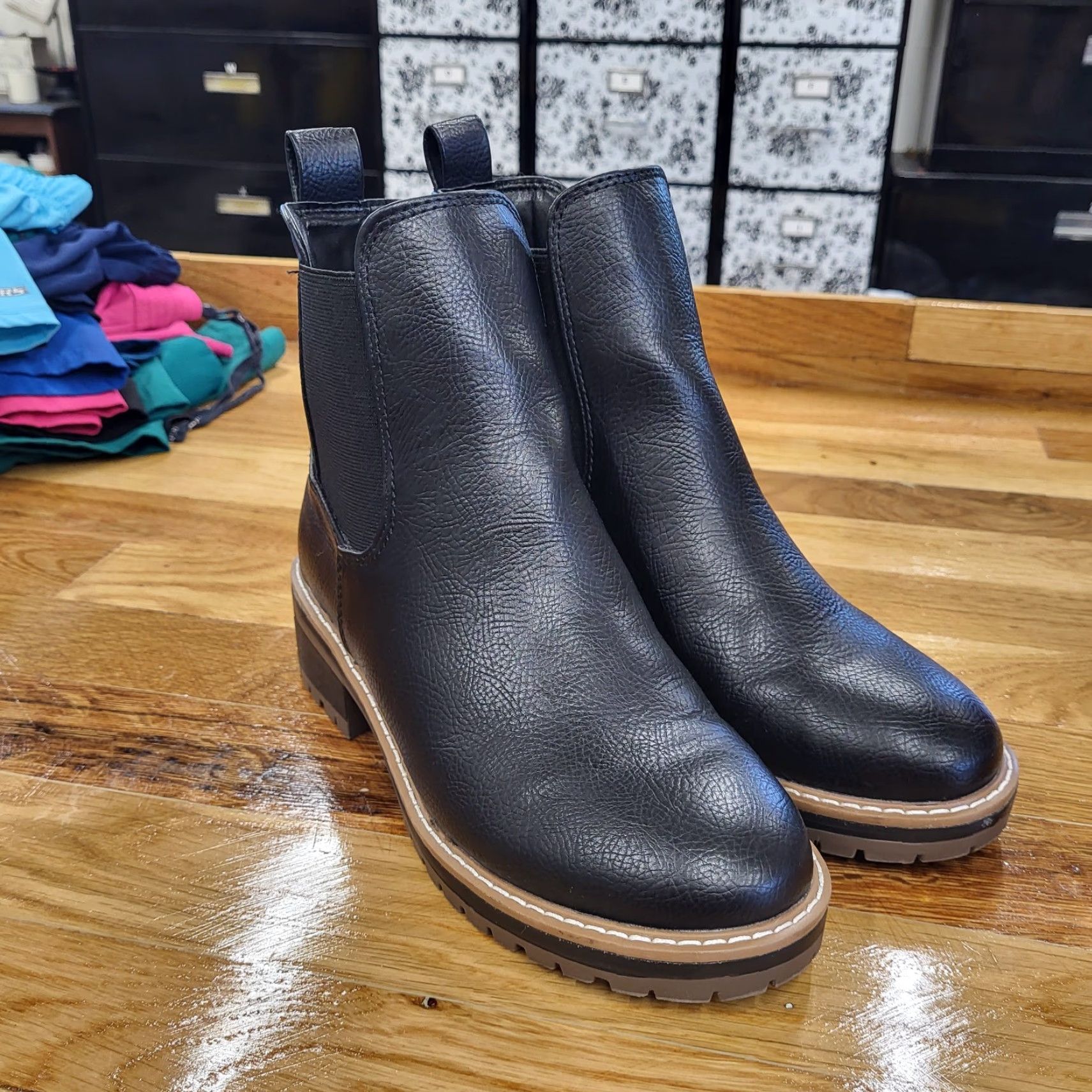 Vintage Kensie Chelsea Boots Women's 6 Black Faux Leather Pull On Low Heel Chelsea Boot 90s Grunge Biker Fashion Mens? No. Size US 6 / IT 36 - 6 Thumbnail