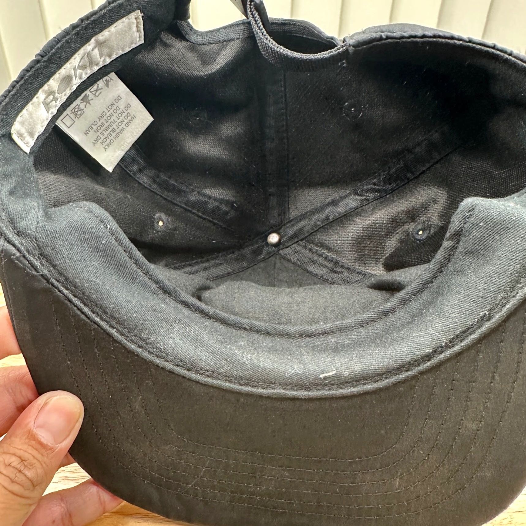 Vintage ROKIT Hat Cap Mens Adjustable Black 5 Panel Lightweight Streetwear Casual Logo Brand Men Adjustable Black Hat Size ONE SIZE - 5 Thumbnail