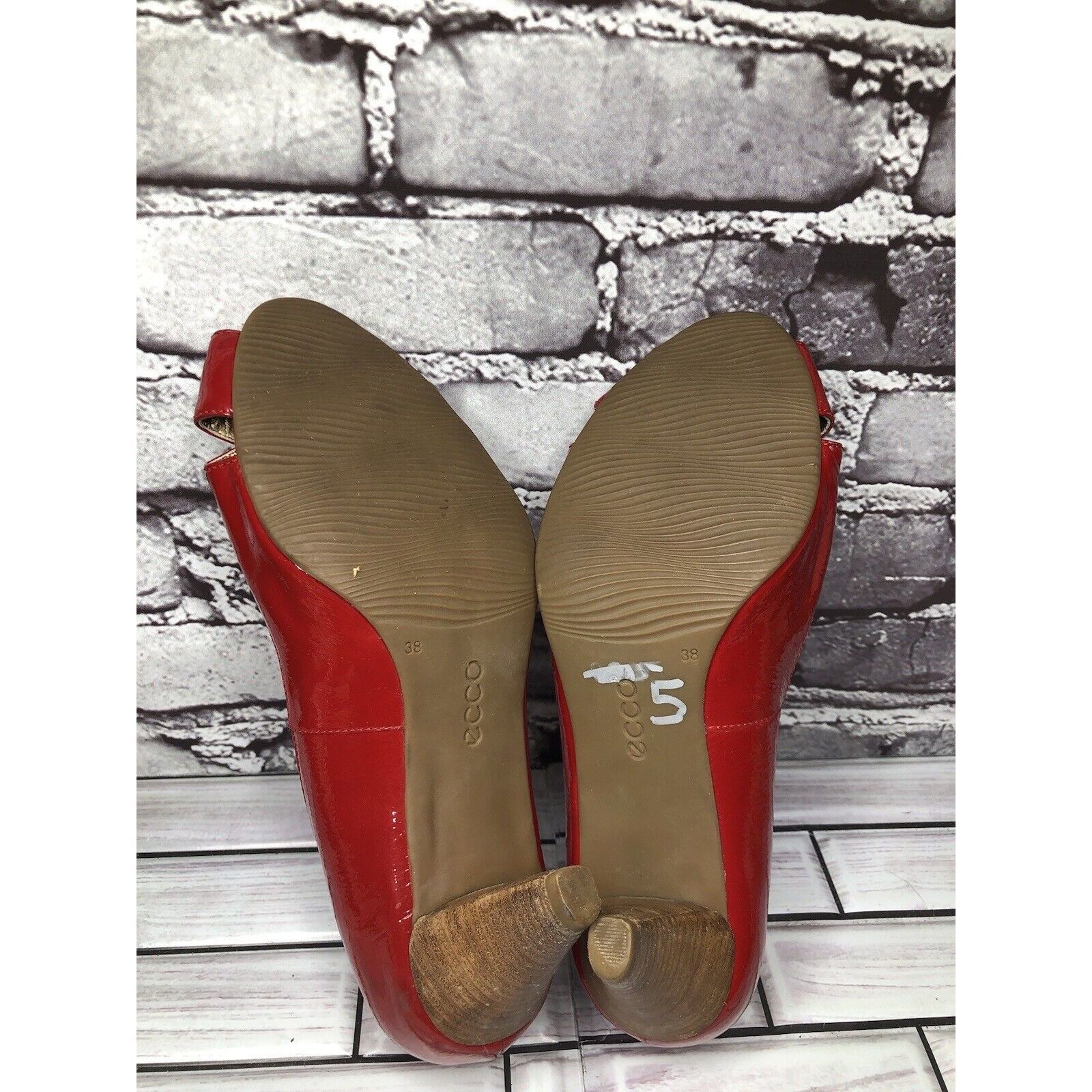 Ecco Ecco Red Patent Leather Peep Toe High Stacked Wooden Heels W Size US 7.5 / IT 37.5 - 7 Thumbnail