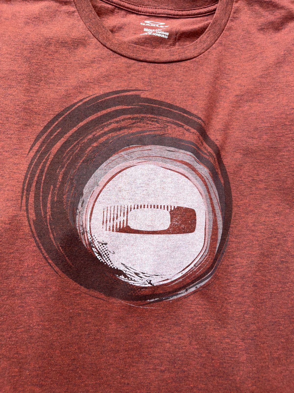 Oakley × Vintage Vintage Oakley y2k retro rust logo gorpcore t-shirt tee Size US XL / EU 56 / 4 - 8 Thumbnail
