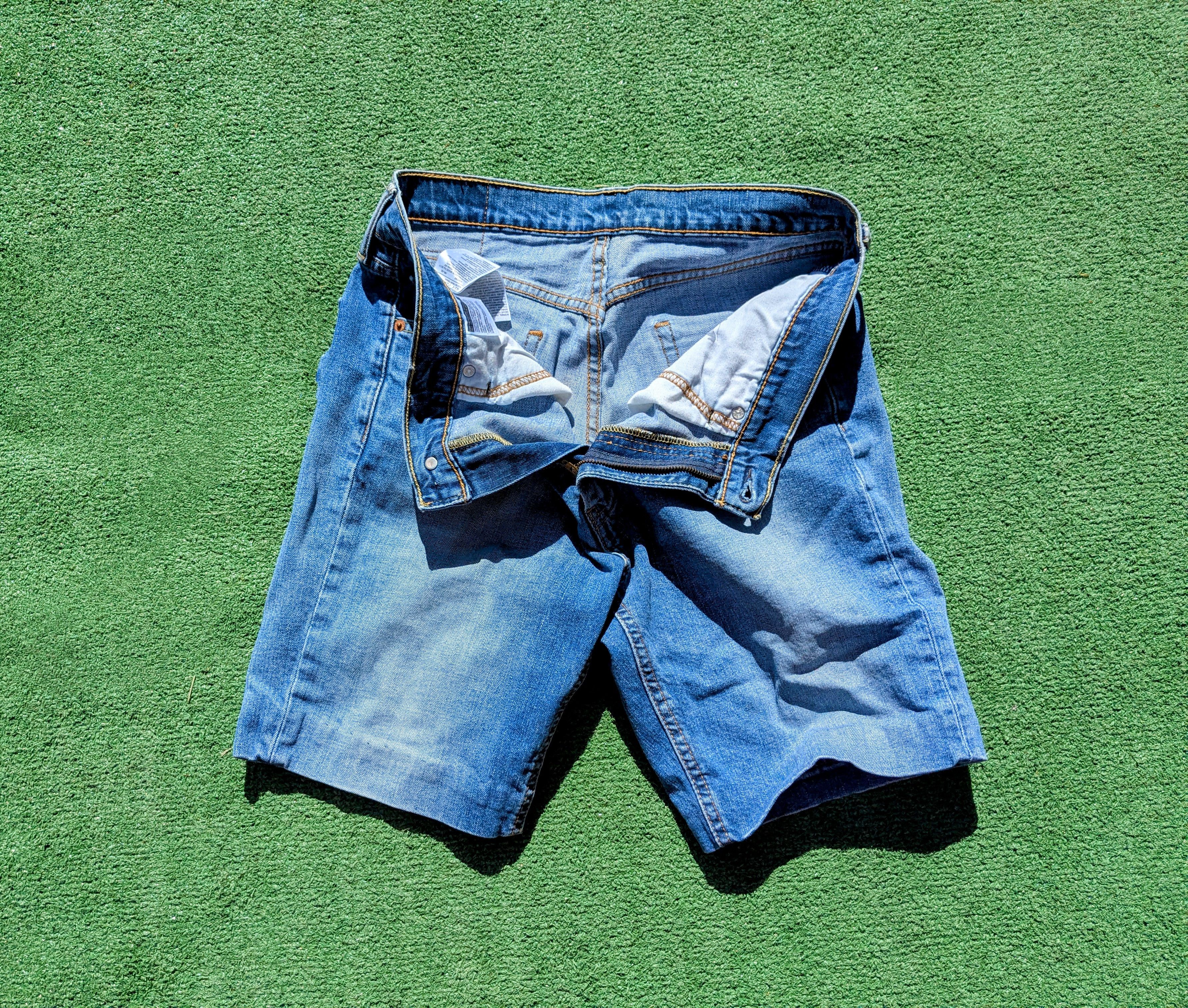 Levi's Levis 541 Jean Shorts HEMMED Dark Wash Denim Red Tab Jorts Size US 33 - 4 Thumbnail