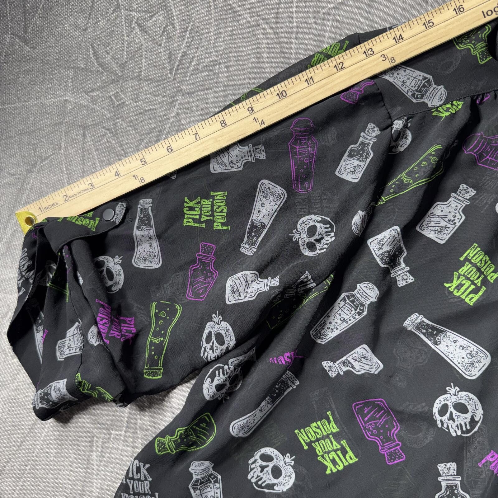 Disney Disney Shirt Women's 2 Black Villains Pick Your Poison Size ONE SIZE - 3 Thumbnail