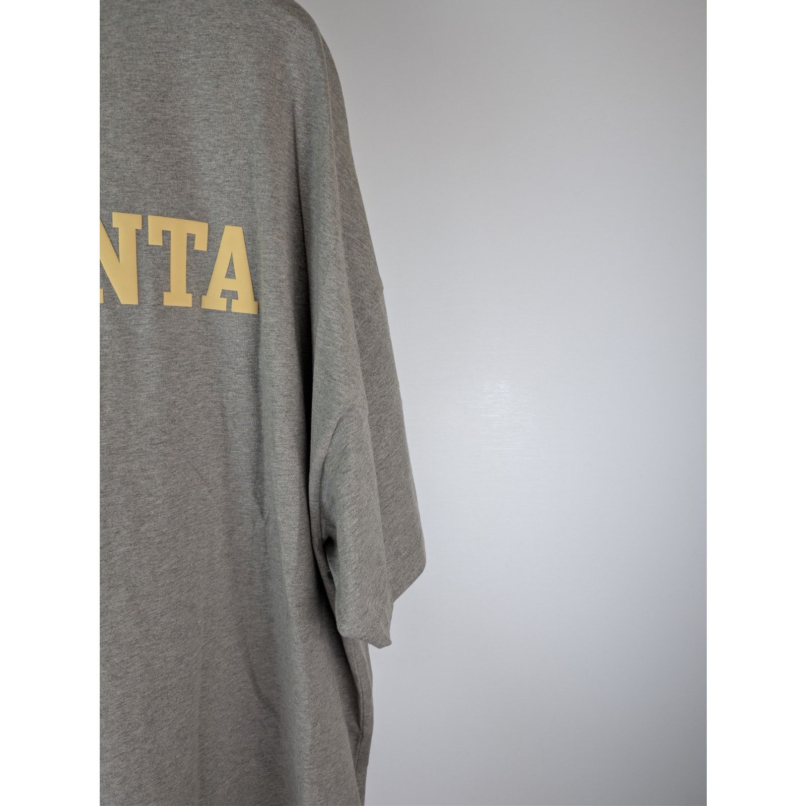 Fear of God o1rshd1 Atlanta Hawks NBA Tee Shirt in Dark Heather Size US XXL / EU 58 / 5 - 13 Thumbnail