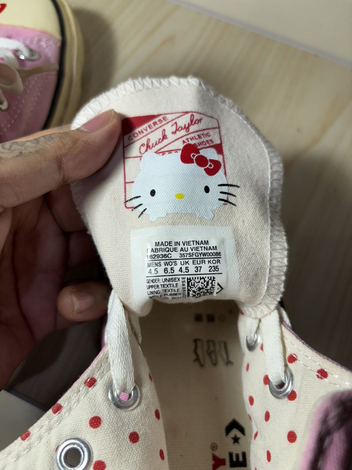 Converse CONVERSE CHUCK TAYLOR HELLO KITTY ALL STAR size6.5/ 37cm Size US 6.5 / IT 36.5 - 4 Thumbnail