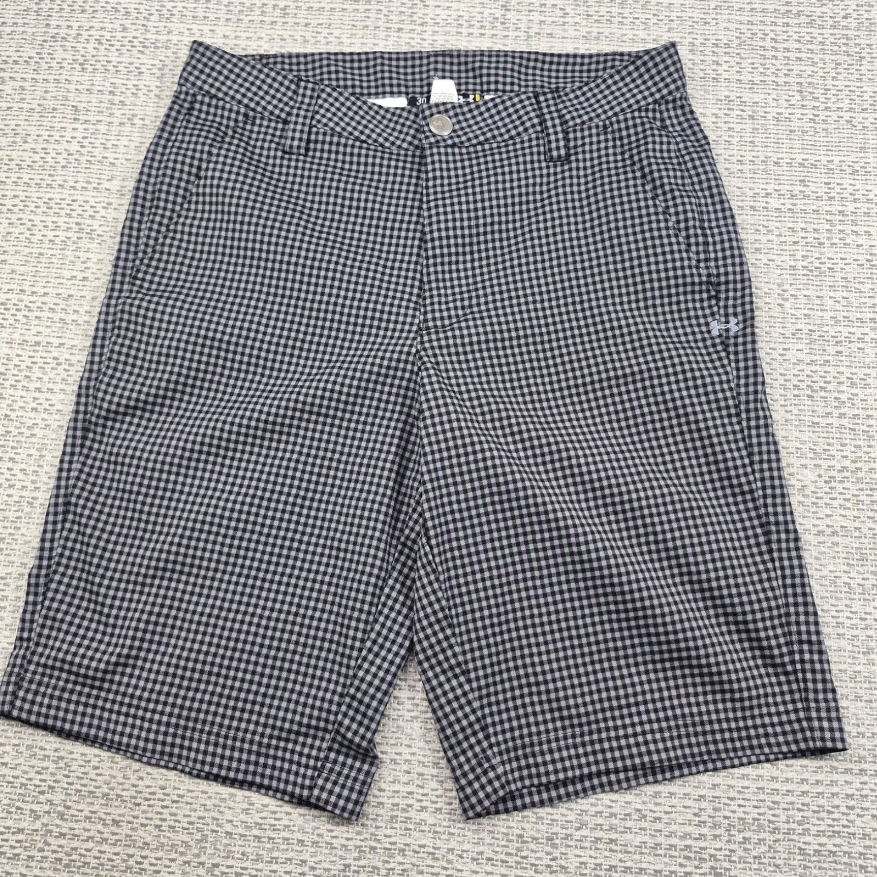 Under Armour VINTAGE? No, under armour shorts mens 30 gray check microfiber chino golf casual pockets Size US 30 / EU 46 - 2 Thumbnail