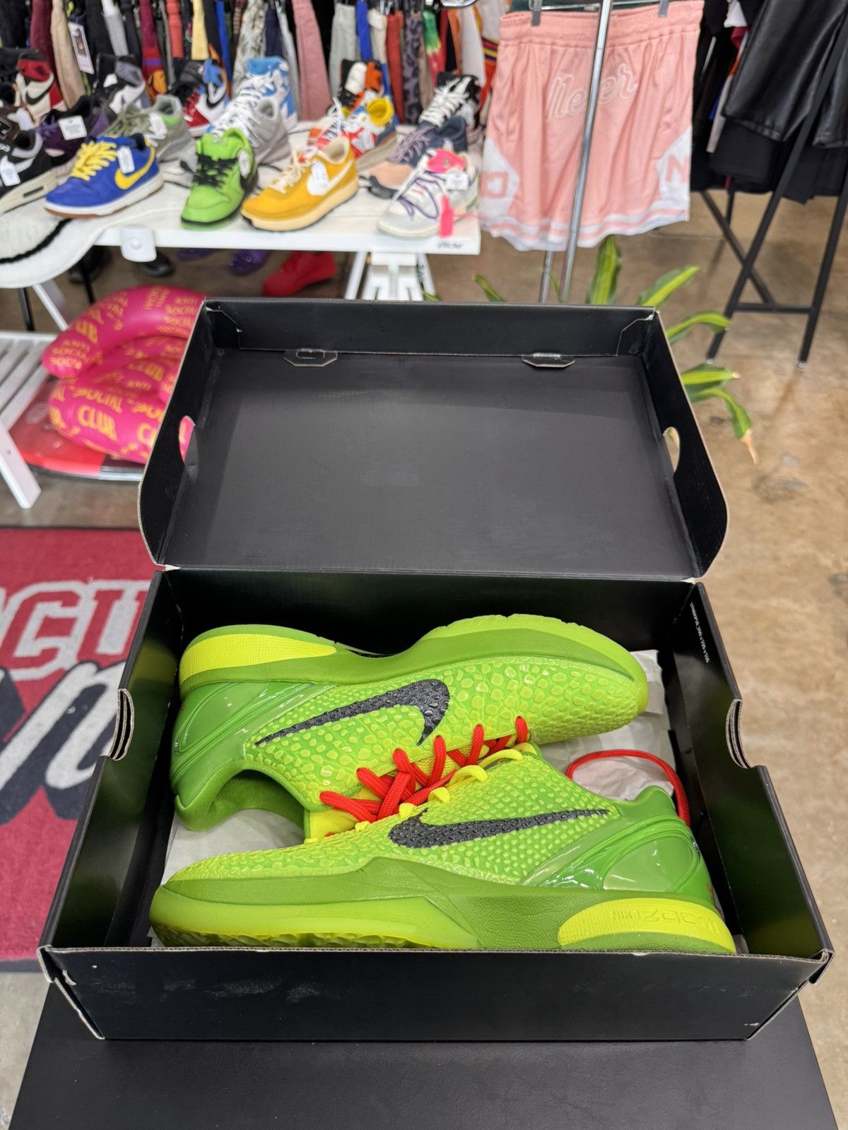 Nike Nike Kobe 6 Protro Grinch Size 9 (2020) Size US 9 / EU 42 - 11 Thumbnail