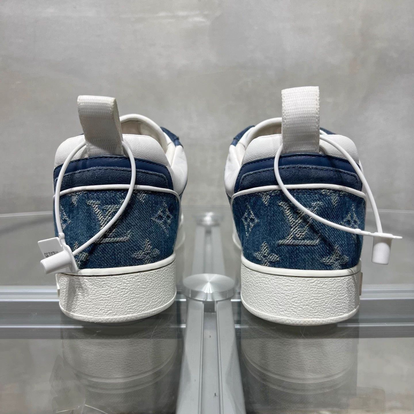 Louis Vuitton LV Blue Denim Monogram Sneaker UK3 / 37 Size US 6.5 / IT 36.5 - 6 Thumbnail