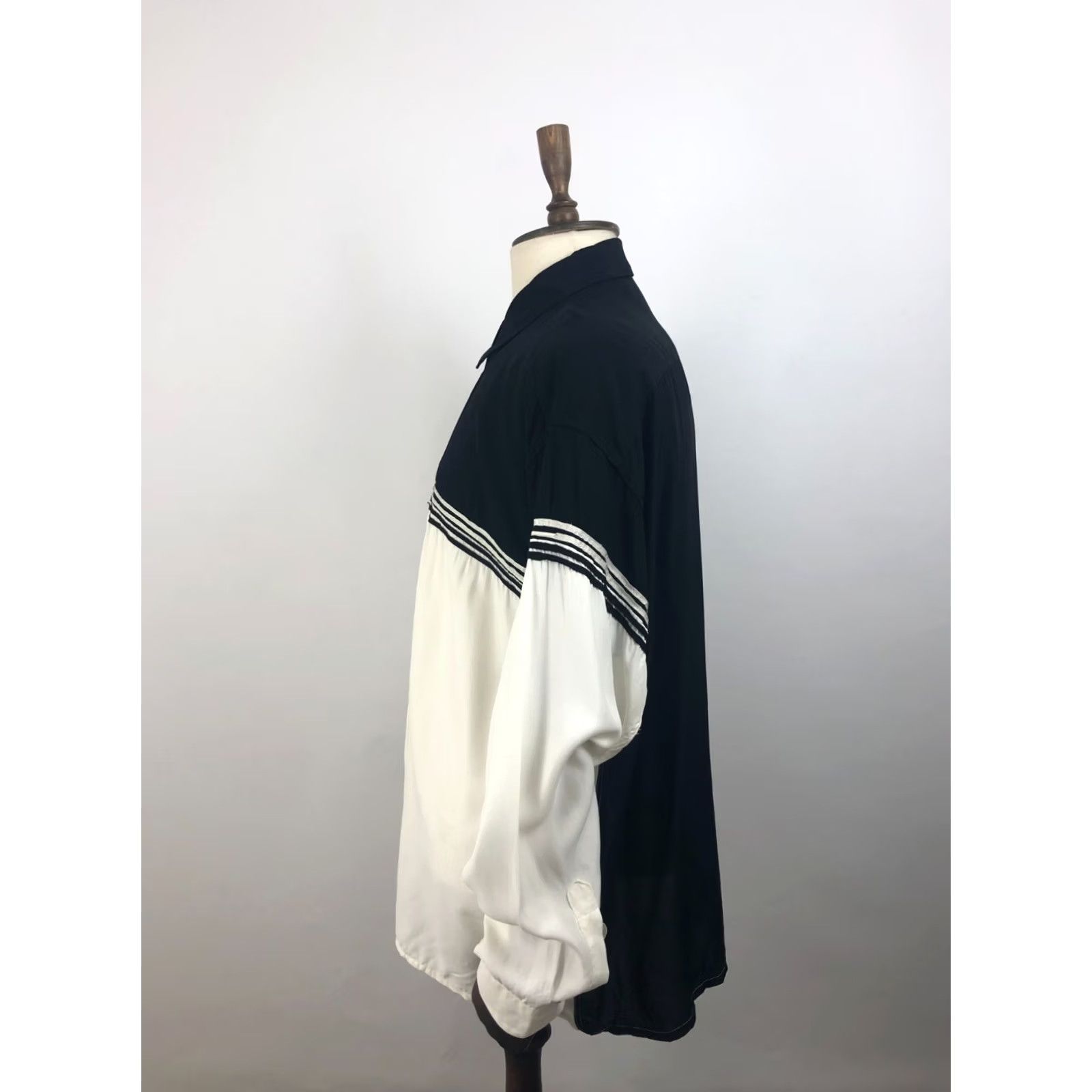 Vintage Maurice Emde Shirt Button-Up Men 5 Black Striped Viscose Regular Long Sleeve Collared Fall Spring Summer Weekender-Style Women? Size US S / EU 44-46 / 1 - 2 Thumbnail