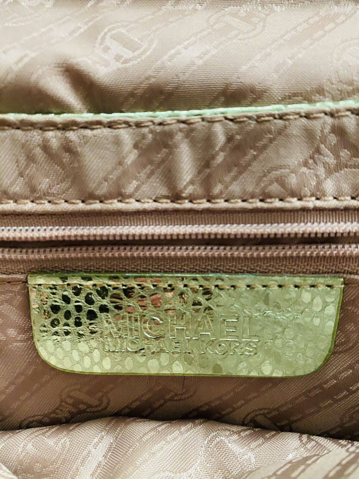 Michael Kors Michael Kors Purse Metallic Green Snake Print Wristlet Size ONE SIZE - 3 Thumbnail