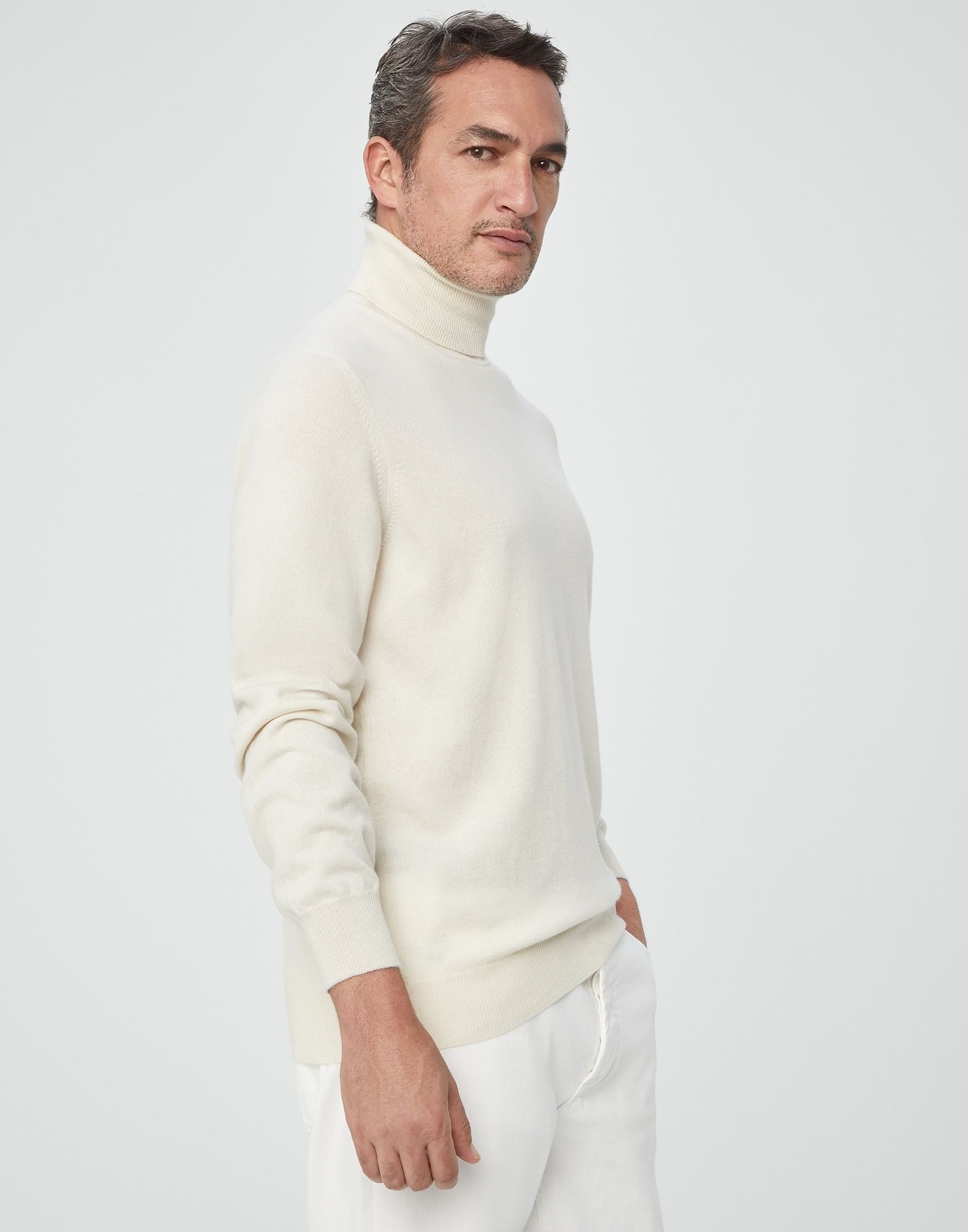 Brunello Cucinelli o1w1db10924 Cashmere Turtleneck in White Size US M / EU 48-50 / 2 - 1 Thumbnail