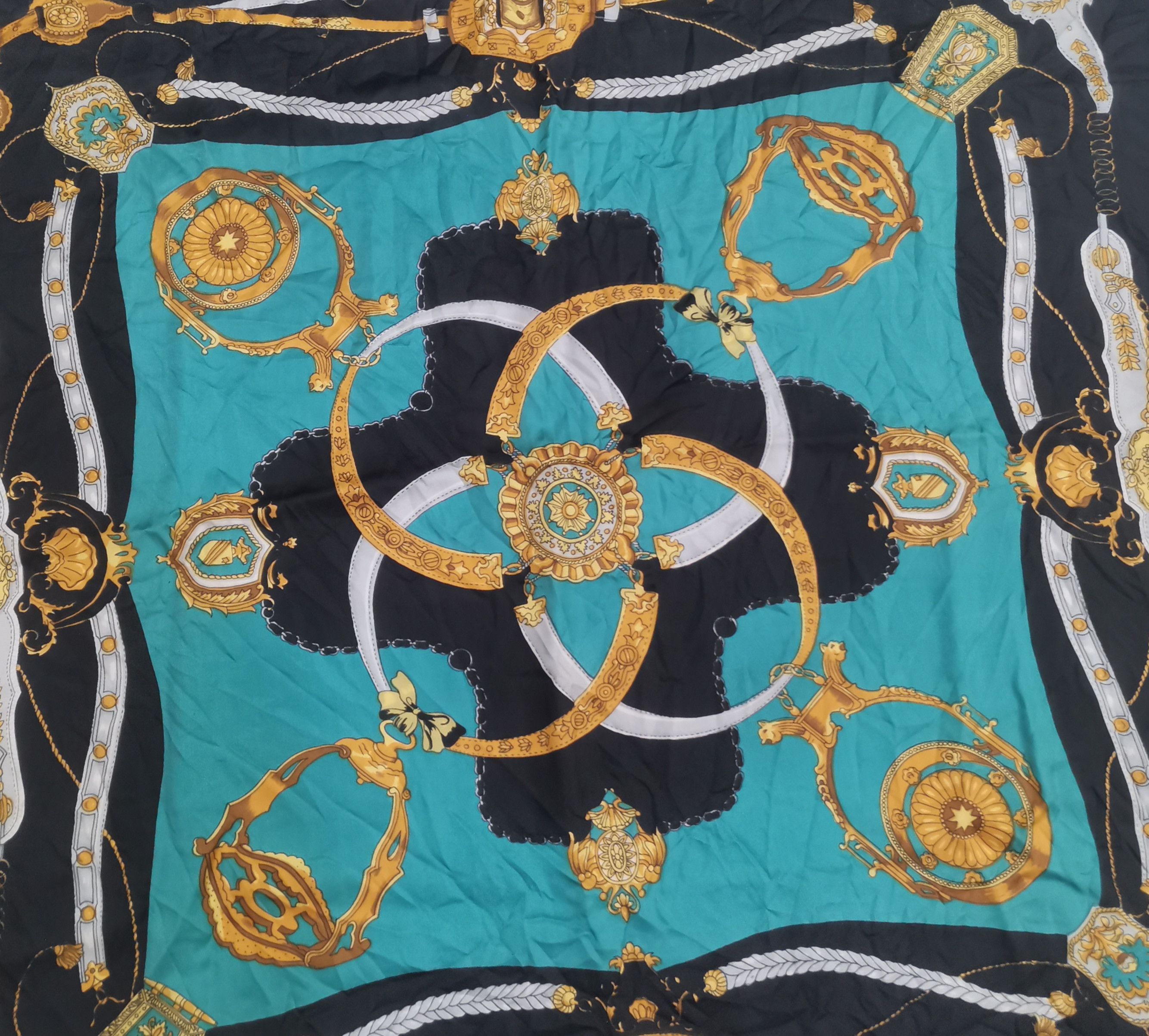 Vintage Rare vintage luxury scarves nice design Size ONE SIZE - 2 Thumbnail