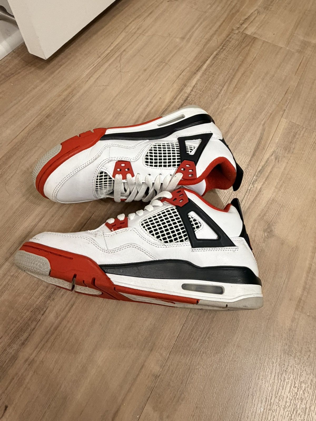 Nike Air Jordan 4 Retro "Fire Red" Size US 6 / IT 36 - 3 Thumbnail