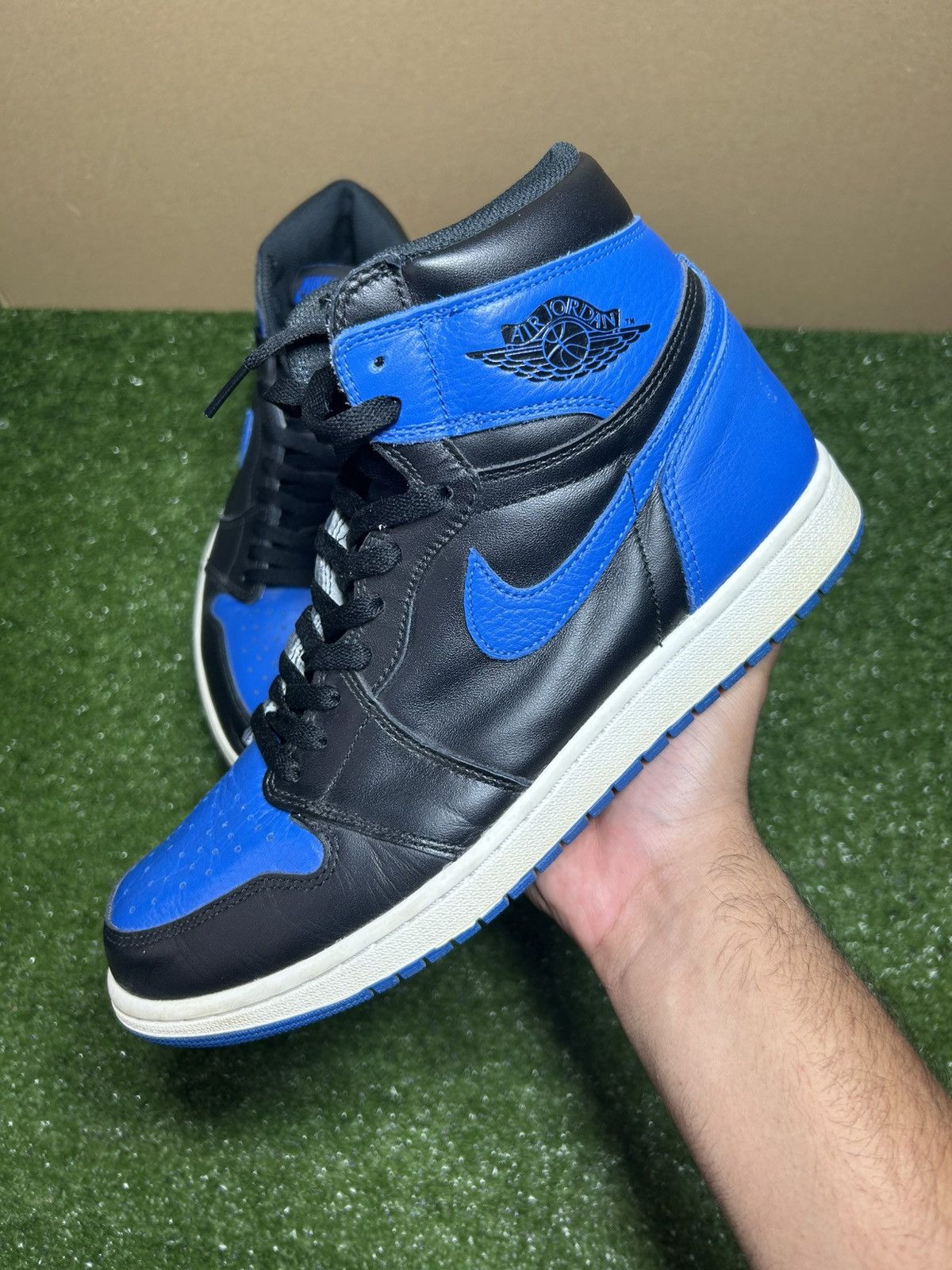 Jordan Brand Jordan 1 Royal 2017 Size US 11.5 / EU 44-45 - 2 Thumbnail