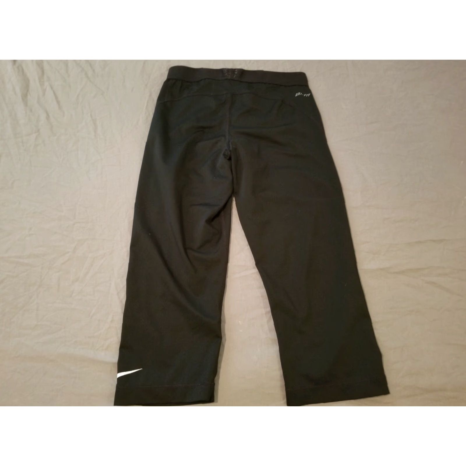 Nike Womens Nike Pants M Medium Black Athletic Gym Workout Capri Mens? No. End. Size 32" / US 10 / IT 46 - 2 Thumbnail