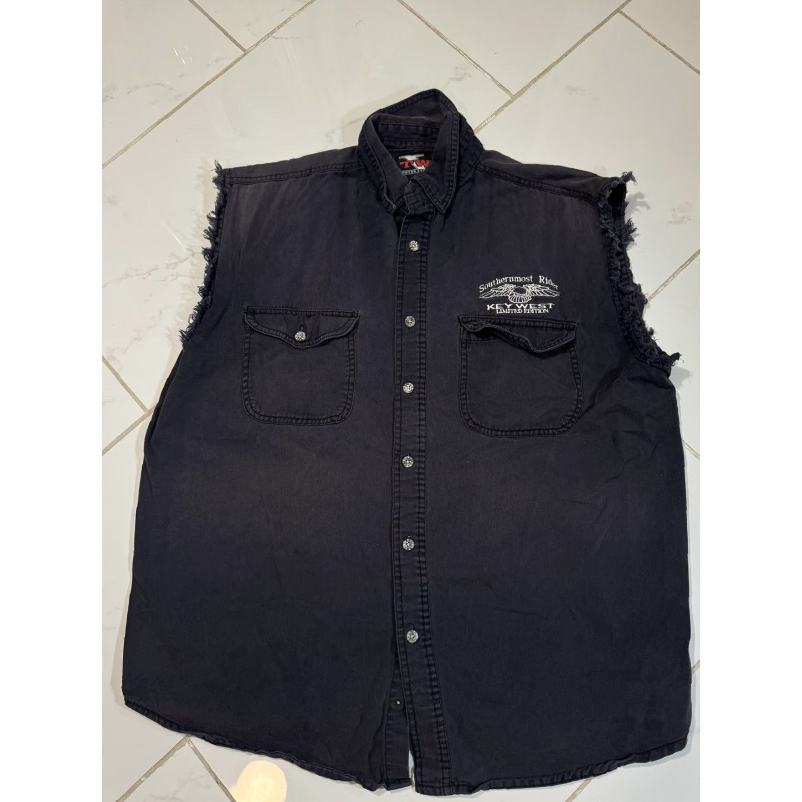 Vintage VINTAGE Key West Embroidered Black Cutoff Vest Button-Up Shirt L Men Sleeveless Size US L / EU 52-54 / 3 - 6 Thumbnail