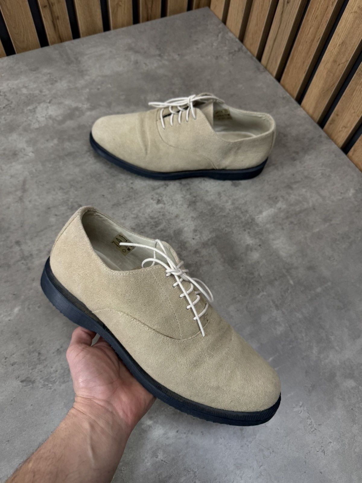 Dr. Martens Dr. Martens Henley Suede Derby Shoes Beige EU 43 US 10 Size US 9 / EU 42 - 13 Thumbnail