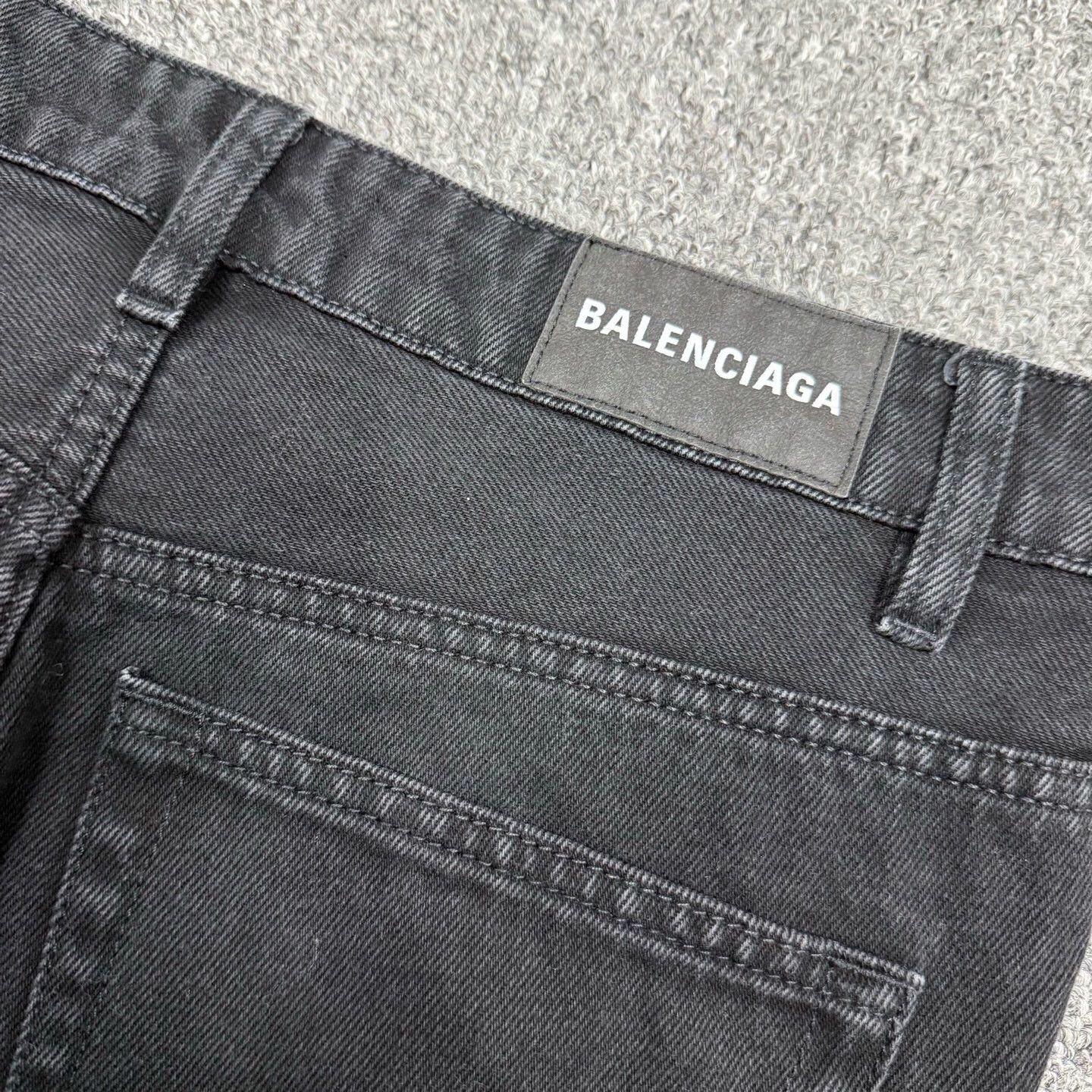 Balenciaga Balenciaga distressed denim leather tag mini skirt 36 mint Size 25" / US 0 / IT 36 - 3 Thumbnail