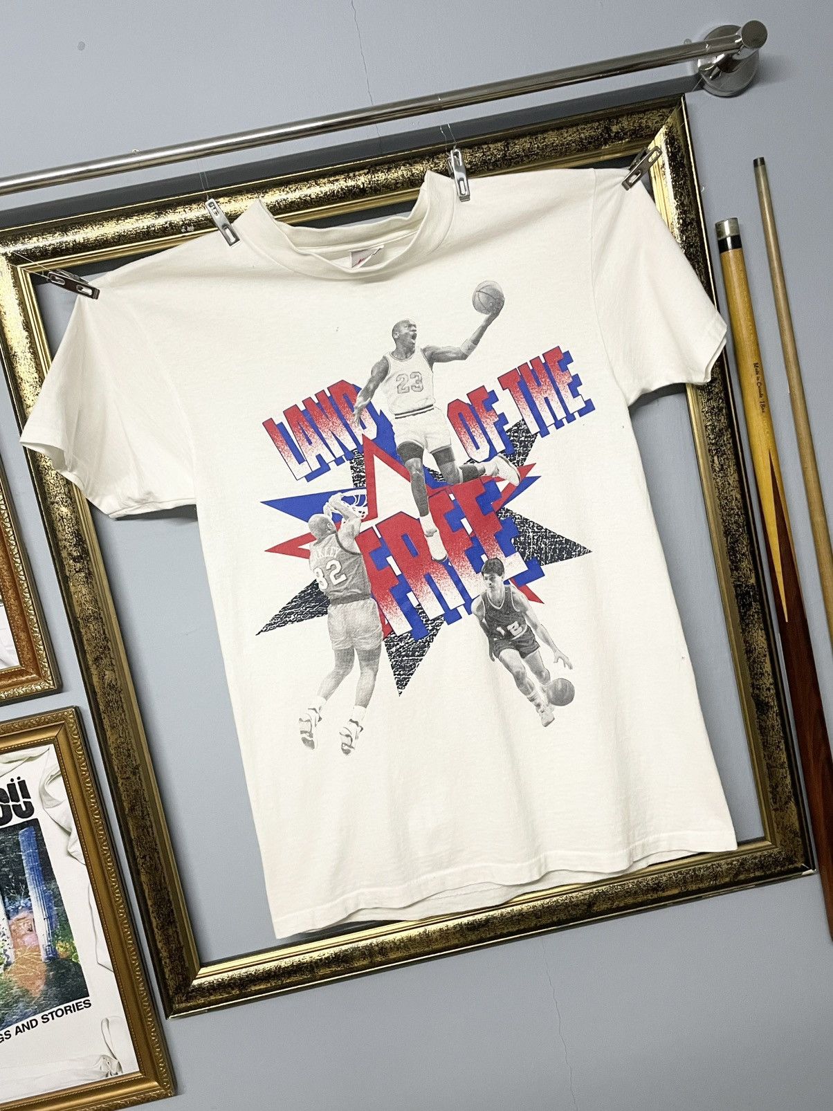 Nike Vintage 90s Designer Nike Land Of The Free Nba Og Tshirt Size US M / EU 48-50 / 2 - 2 Thumbnail