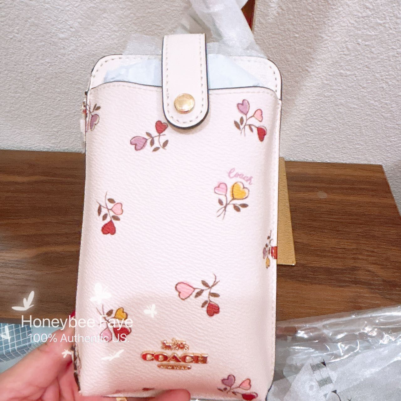 Coach Phone Crossbody Bag With Heart Print CW402 Size ONE SIZE - 3 Thumbnail