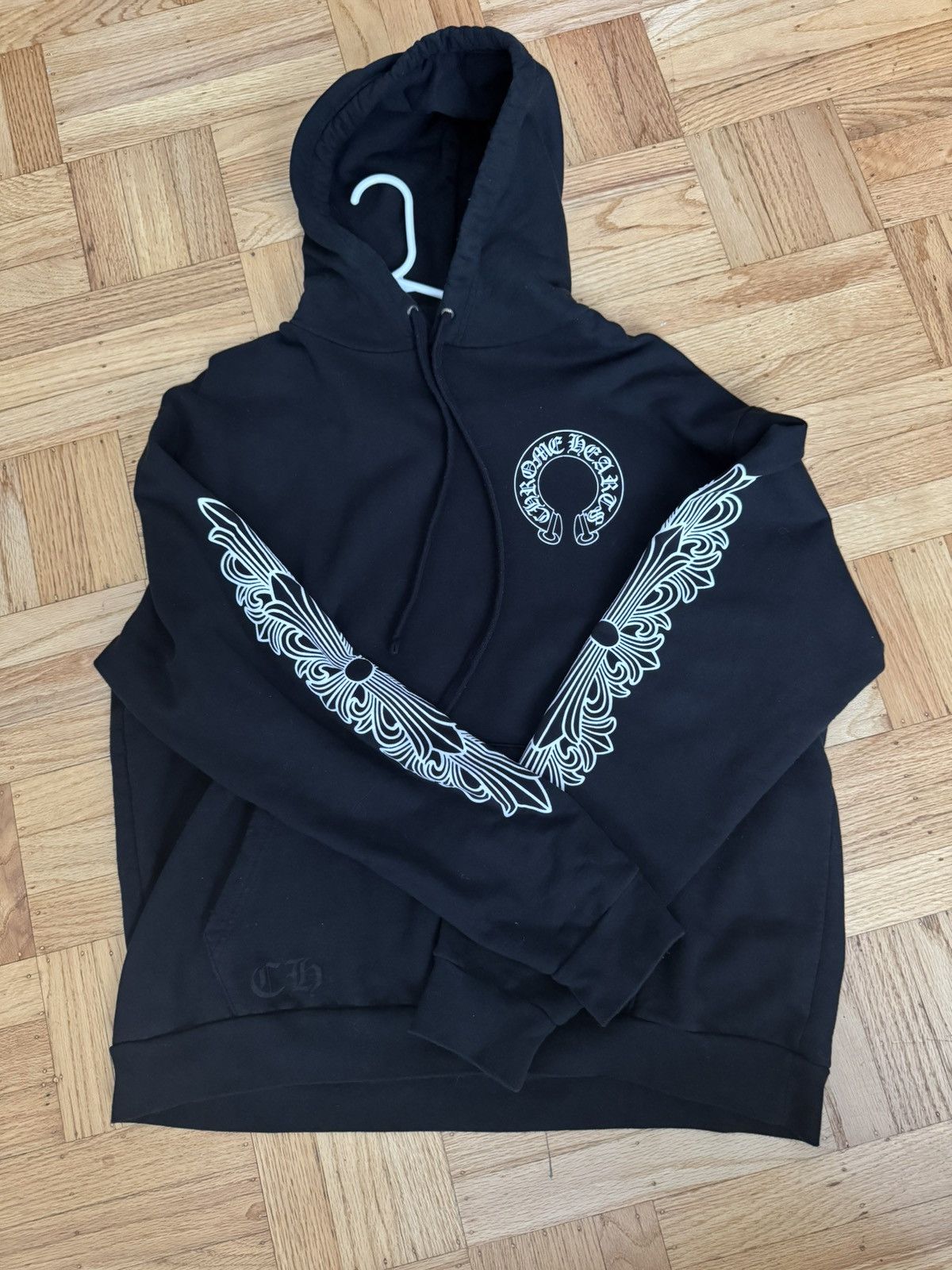Chrome Hearts Horseshoe Sweatshirt Navy Red – PIECES
