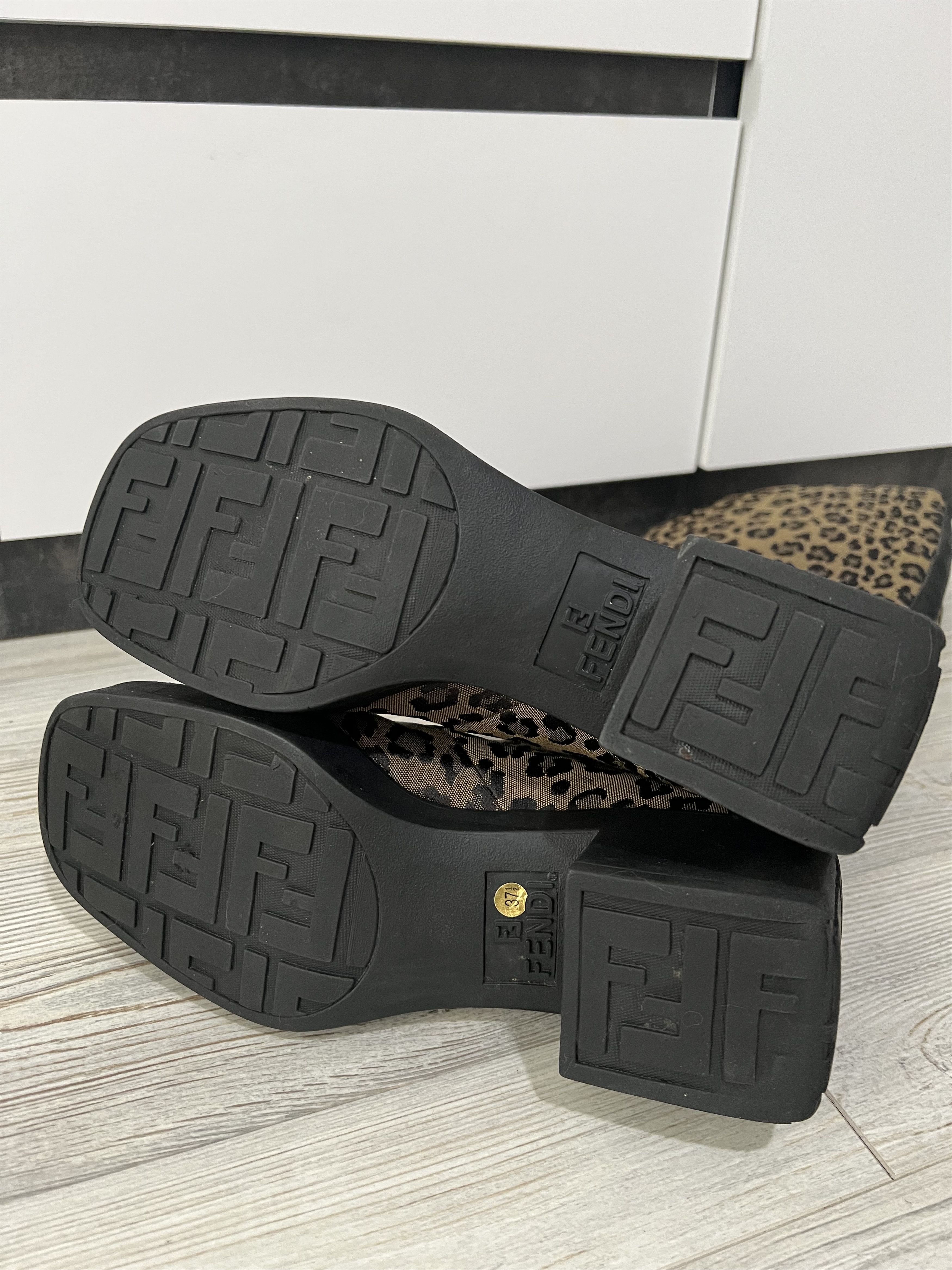 Fendi Fendi Rare Vintage Leopard Print Boots Size 37.5 Size US 6.5 / IT 36.5 - 12 Thumbnail